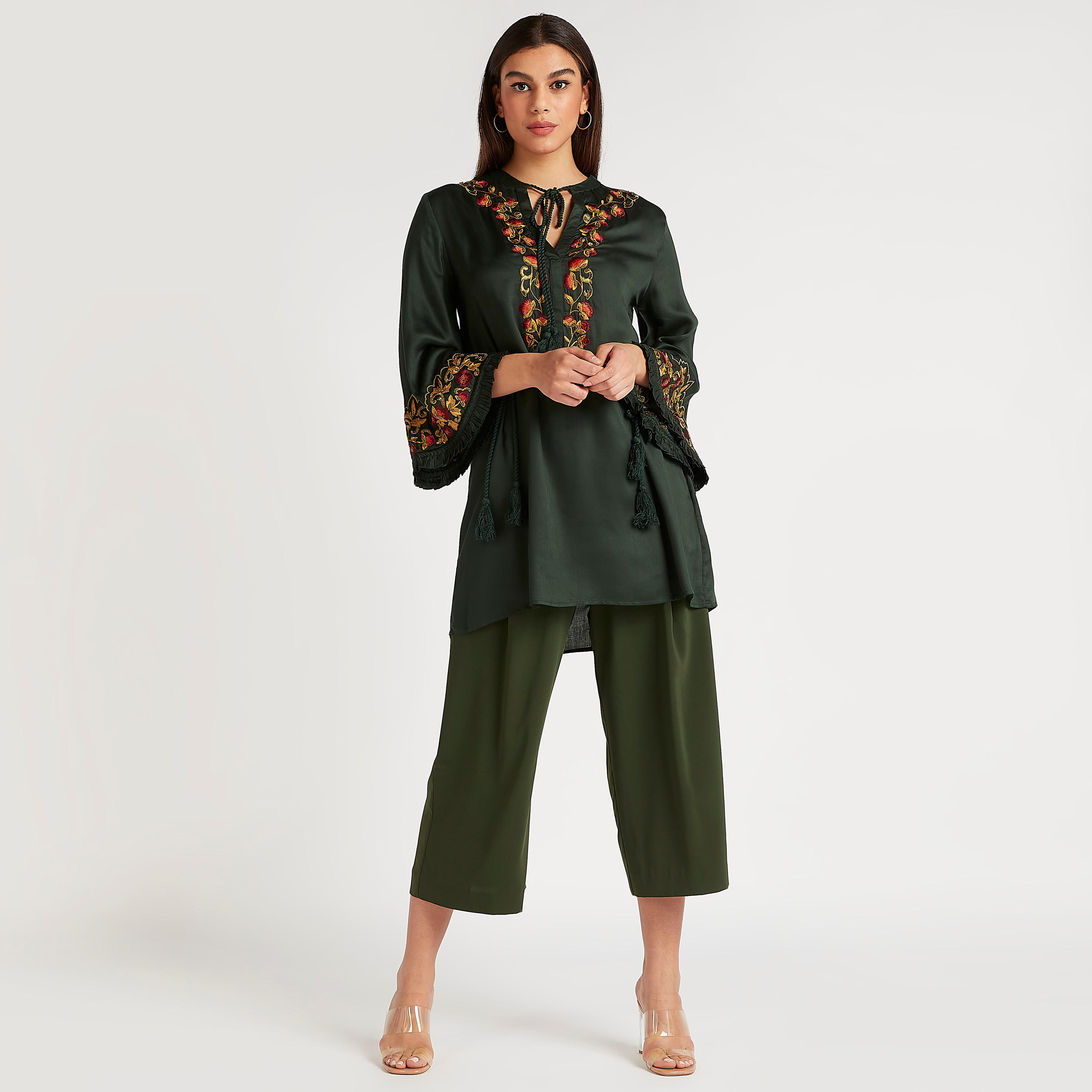 تونيك مطرّز بأكمام واسعة وربطة عنق-women-clothing-shirtsandblouses-blouses-image-2