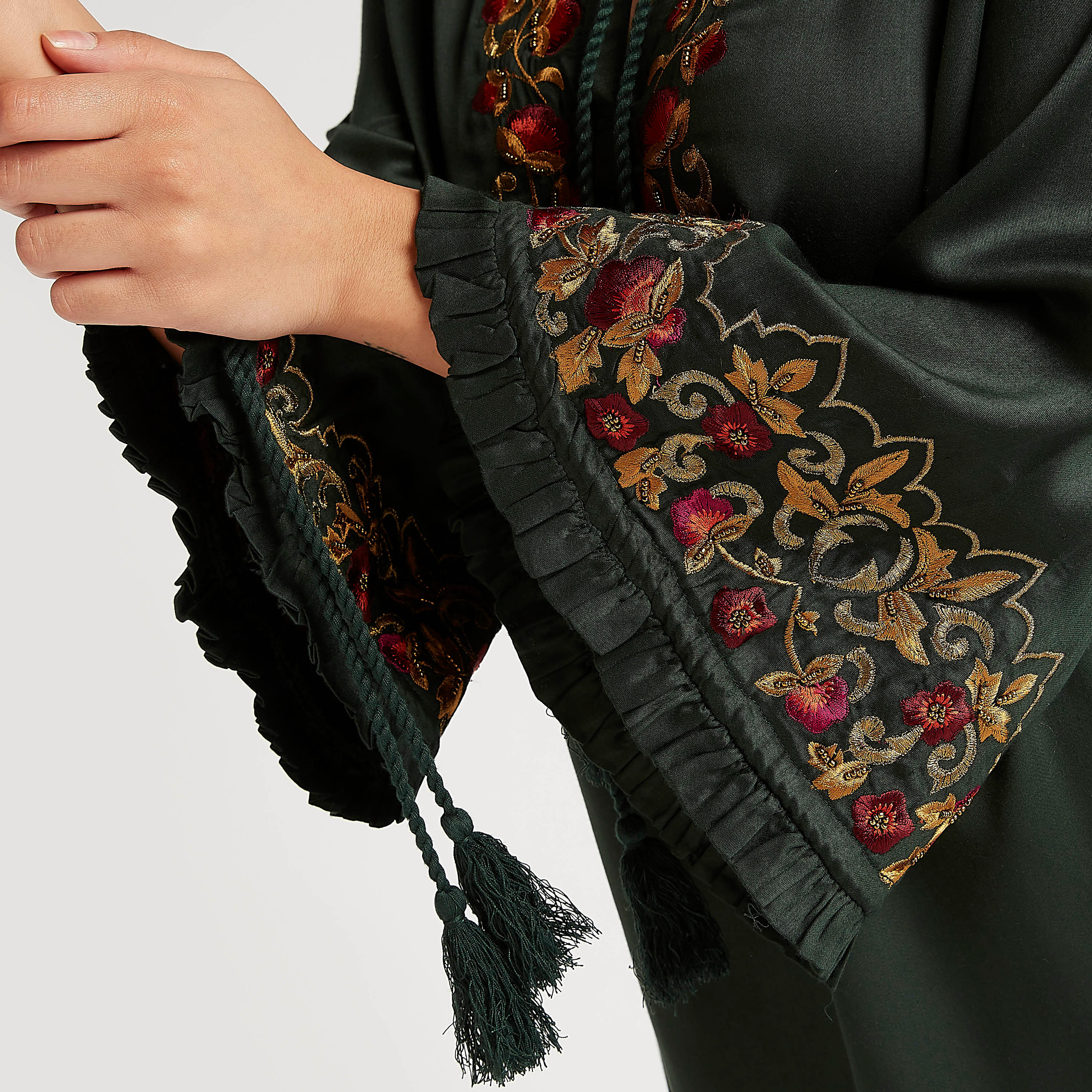 تونيك مطرّز بأكمام واسعة وربطة عنق-women-clothing-shirtsandblouses-blouses-image-3