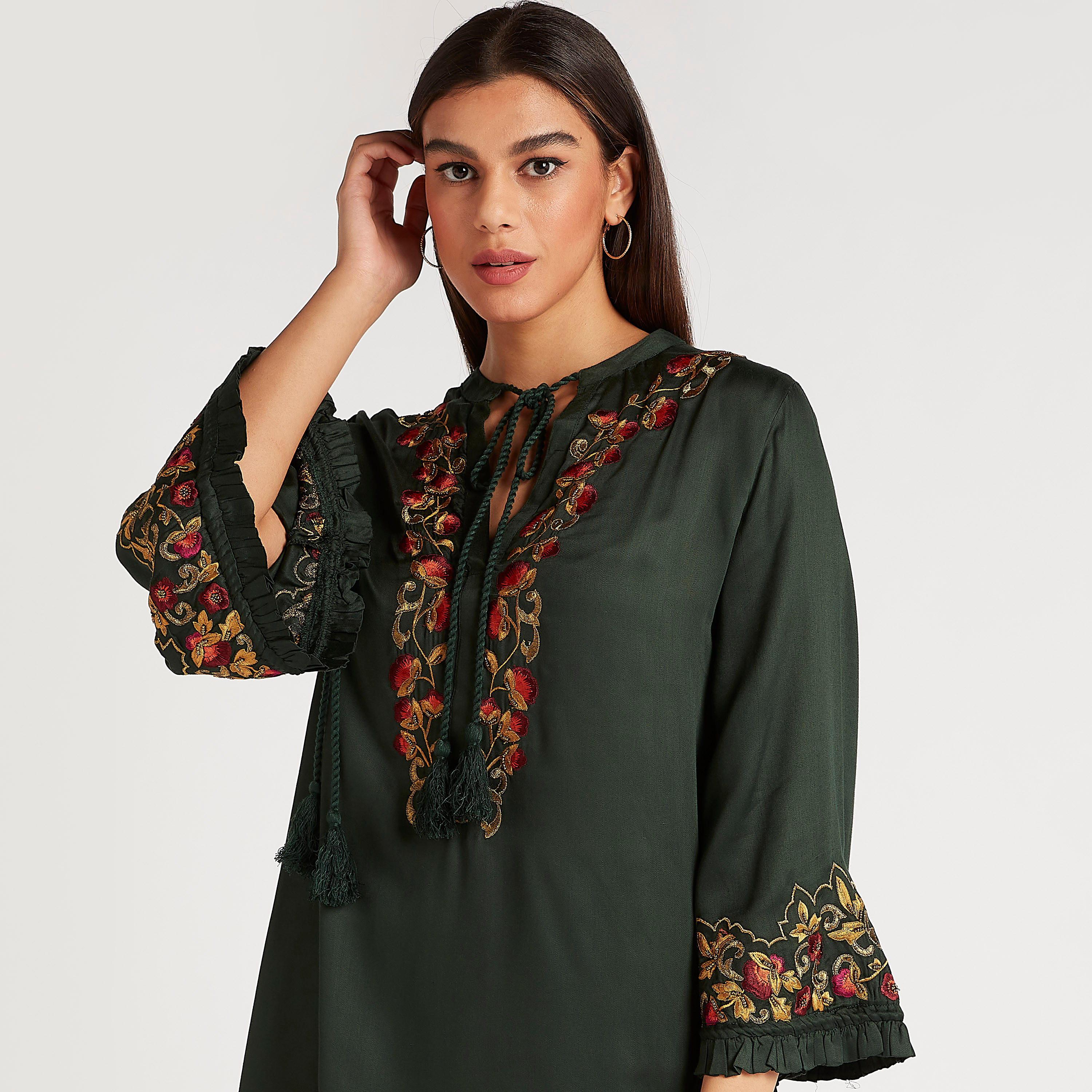 تونيك مطرّز بأكمام واسعة وربطة عنق-women-clothing-shirtsandblouses-blouses-image-5