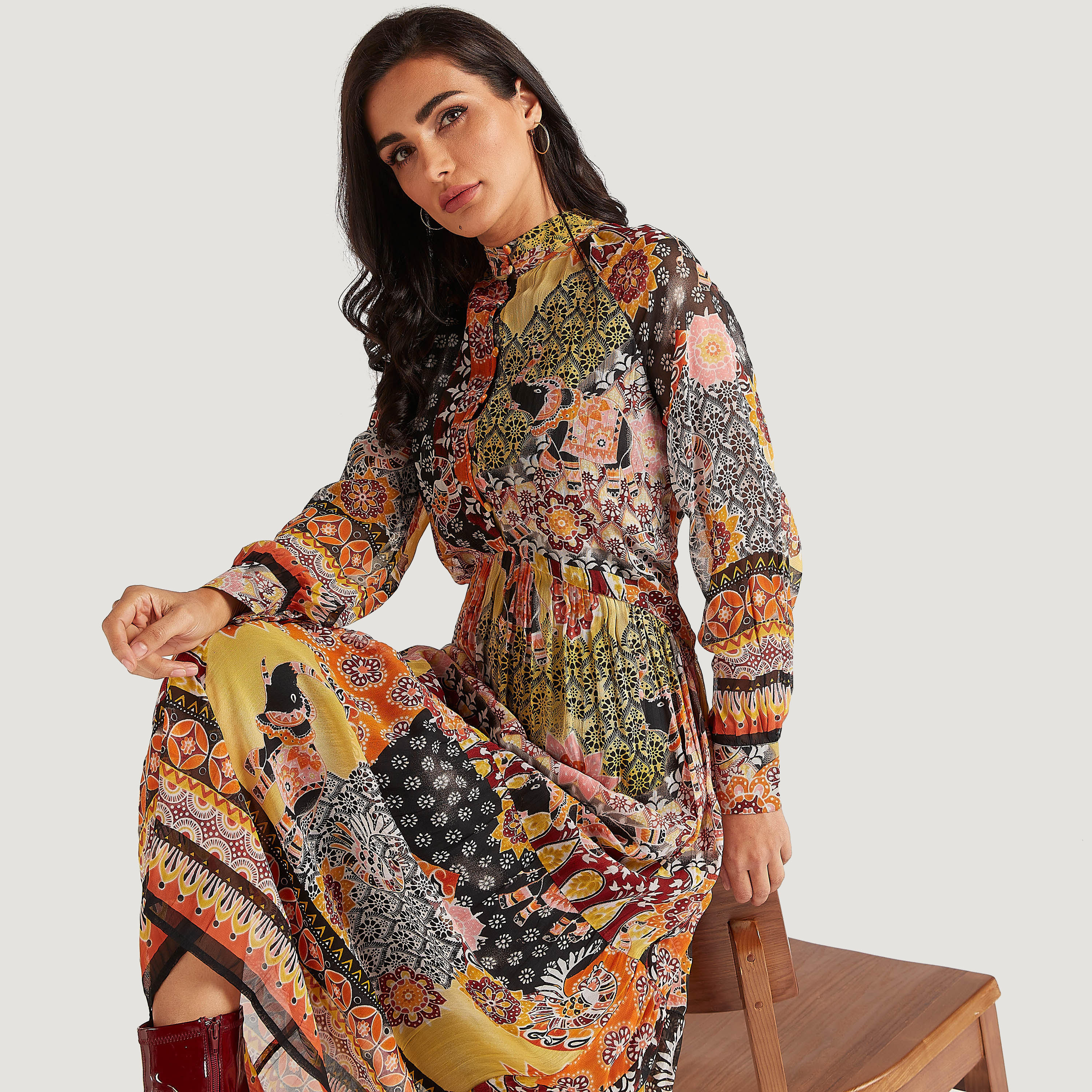 فستان طويل ايه لاين بأكمام طويلة وياقة عالية وطبعات-women-clothing-dresses-image-5