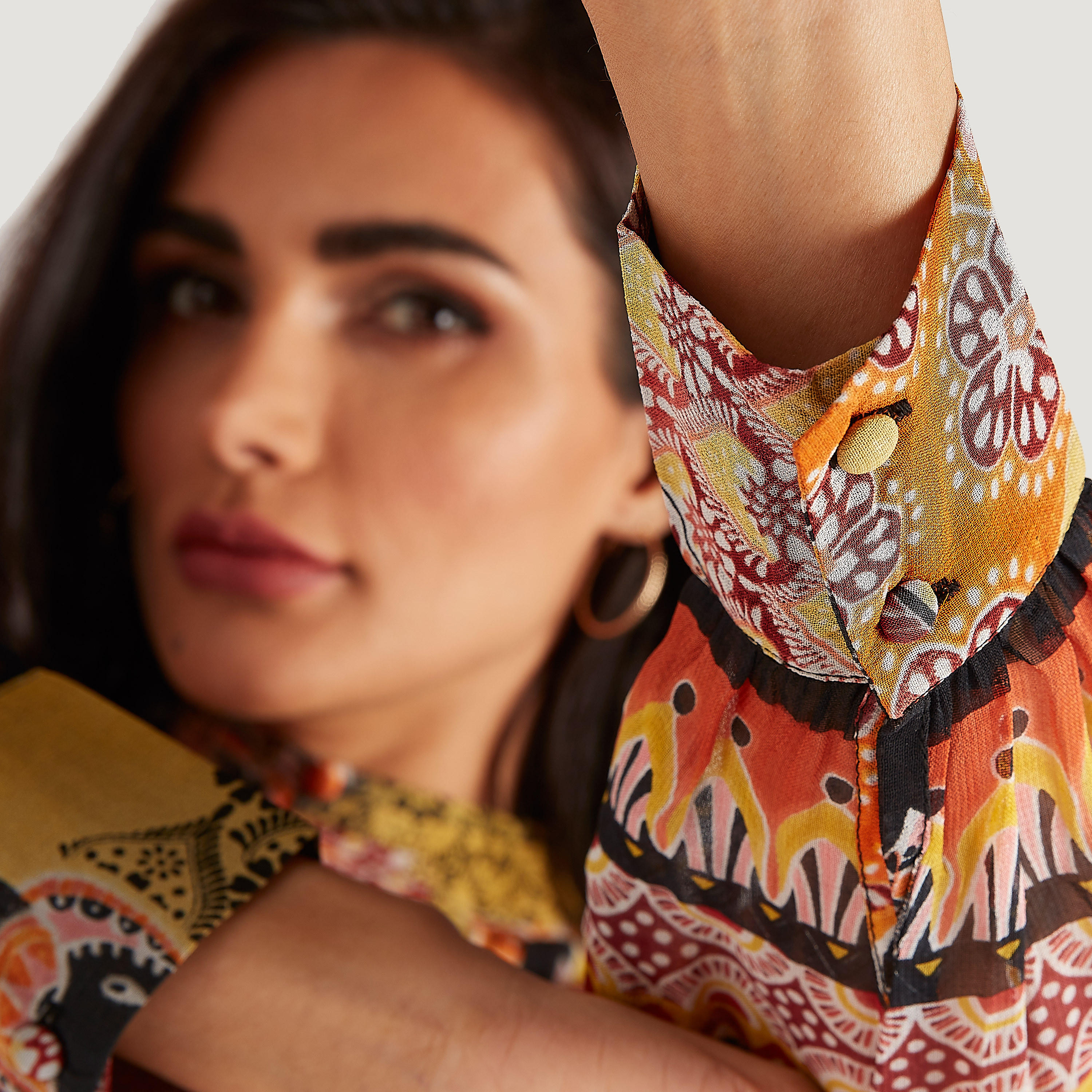 فستان طويل ايه لاين بأكمام طويلة وياقة عالية وطبعات-women-clothing-dresses-image-8