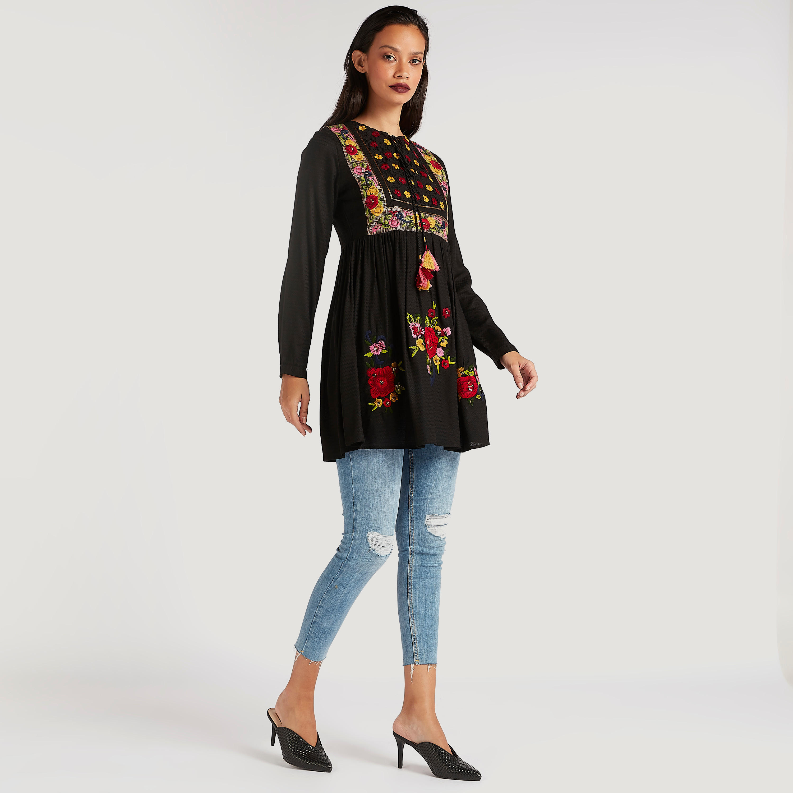تونيك بتطريز أزهار وأكمام طويلة وربطة عنق-women-clothing-shirtsandblouses-blouses-image-2