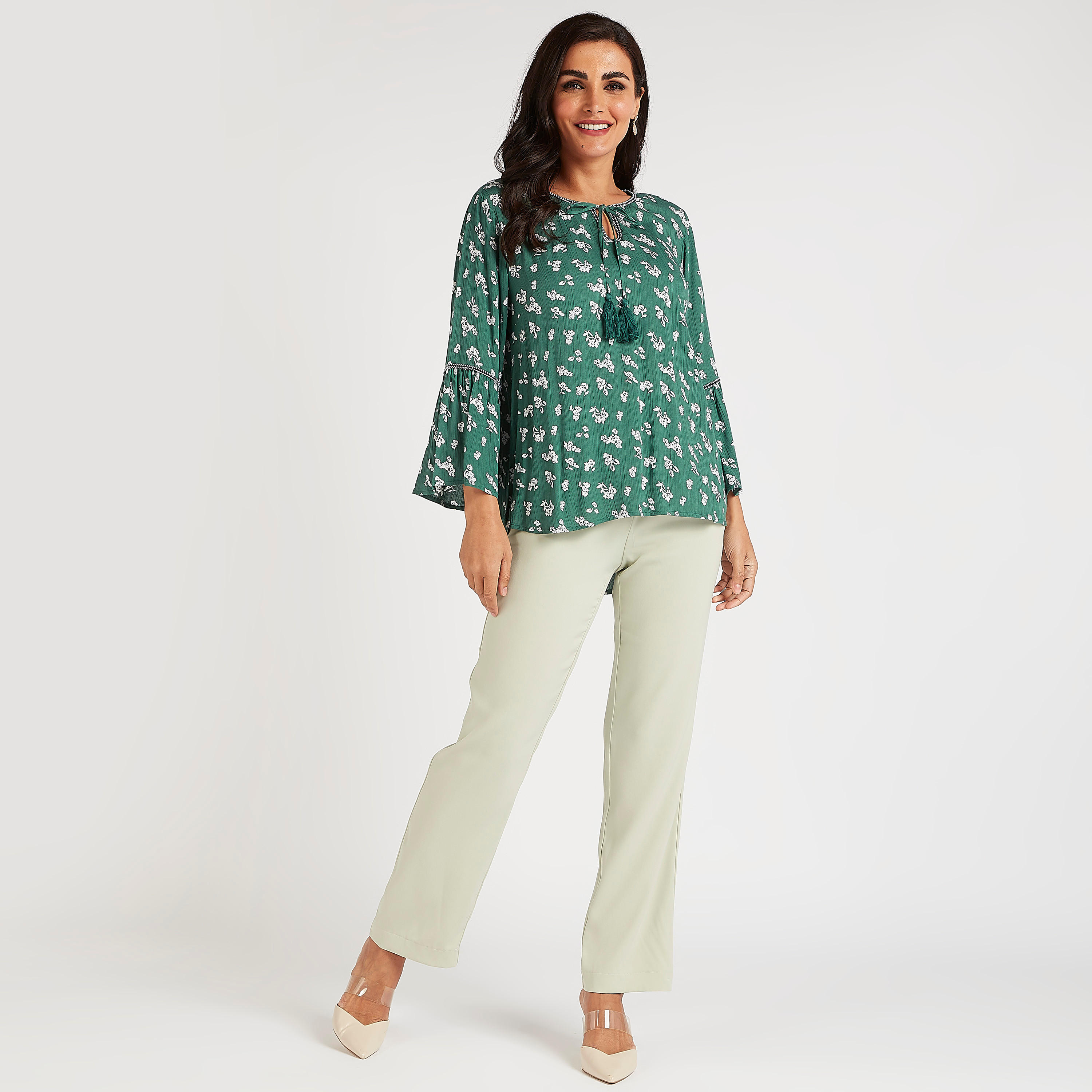 بلوزة مطرّزة بأكمام واسعة وربطة عنق-women-clothing-shirtsandblouses-blouses-image-5