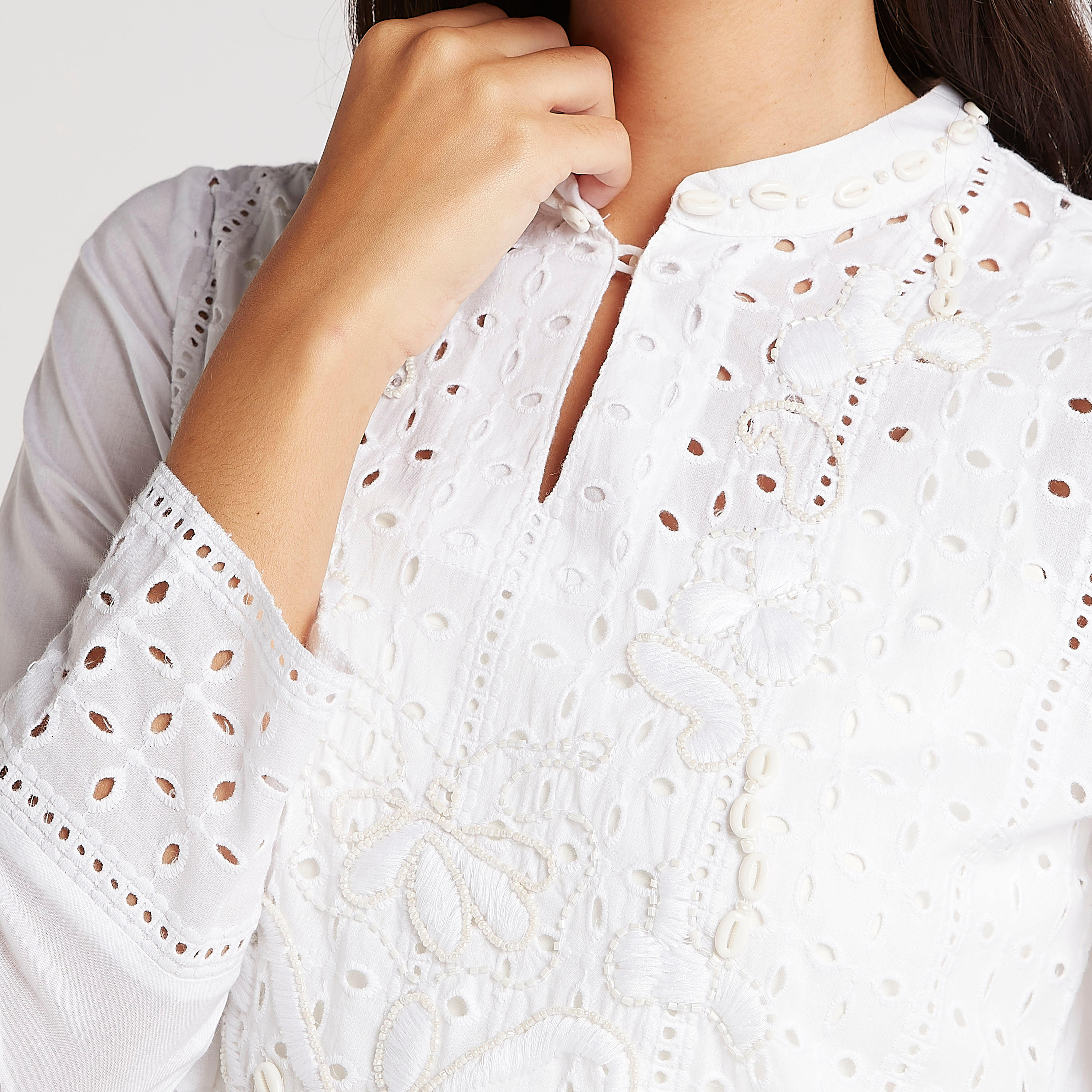 بلوزة مزيّنة بياقة عالية وأكمام طويلة-women-clothing-shirtsandblouses-blouses-image-2