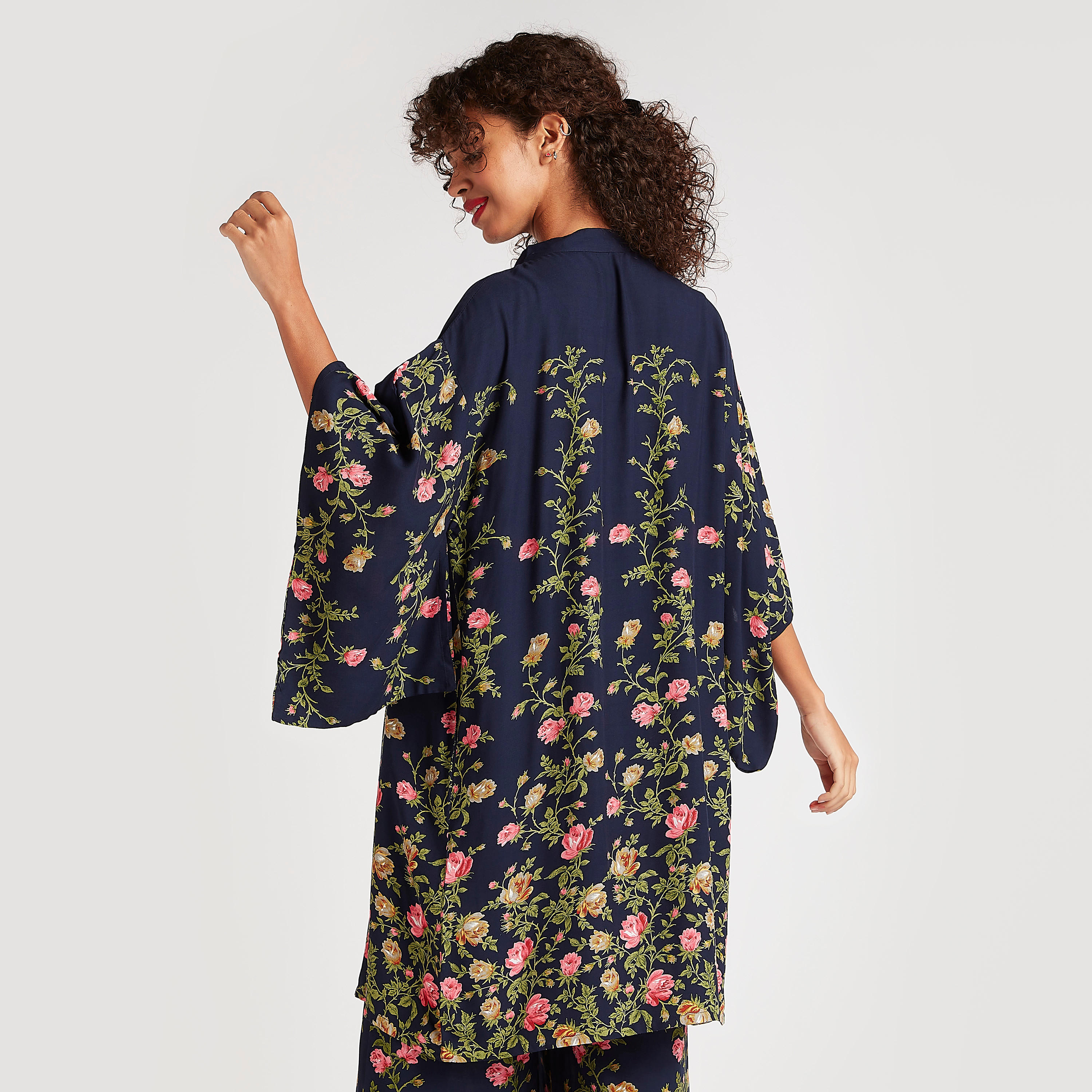 جاكيت طويل بطبعات أزهار وجيوب-women-winterwear-coatsandjackets-jackets-image-5