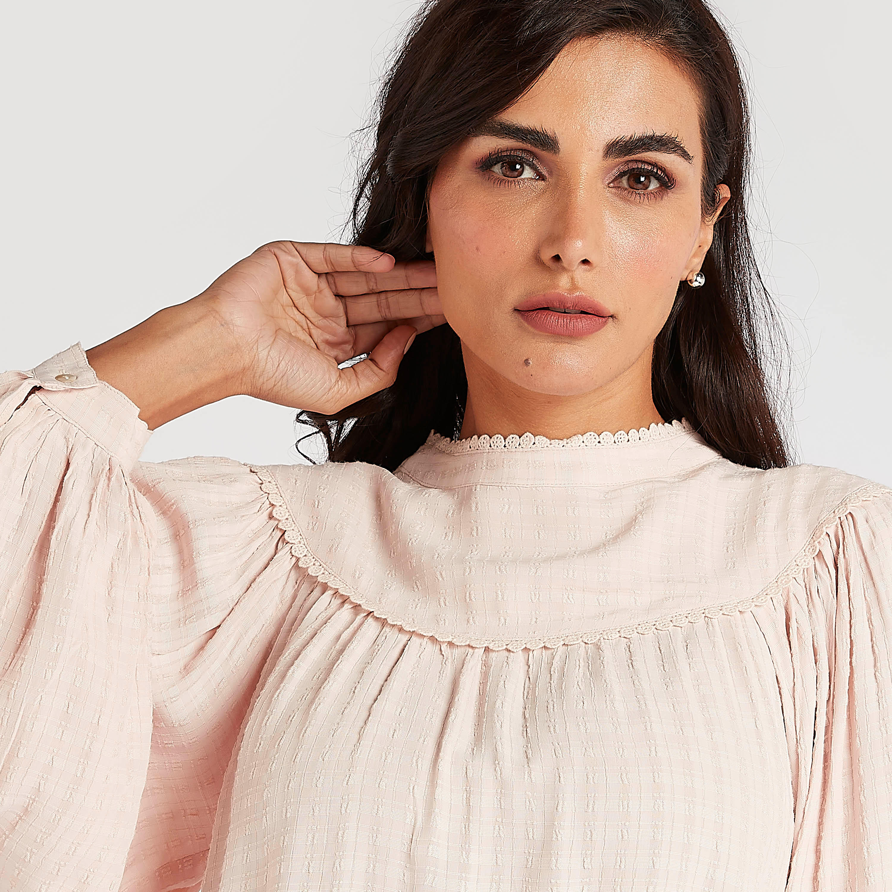 بلوزة بارزة الملمس بياقة عالية وأكمام بيشوب-women-clothing-shirtsandblouses-blouses-image-2