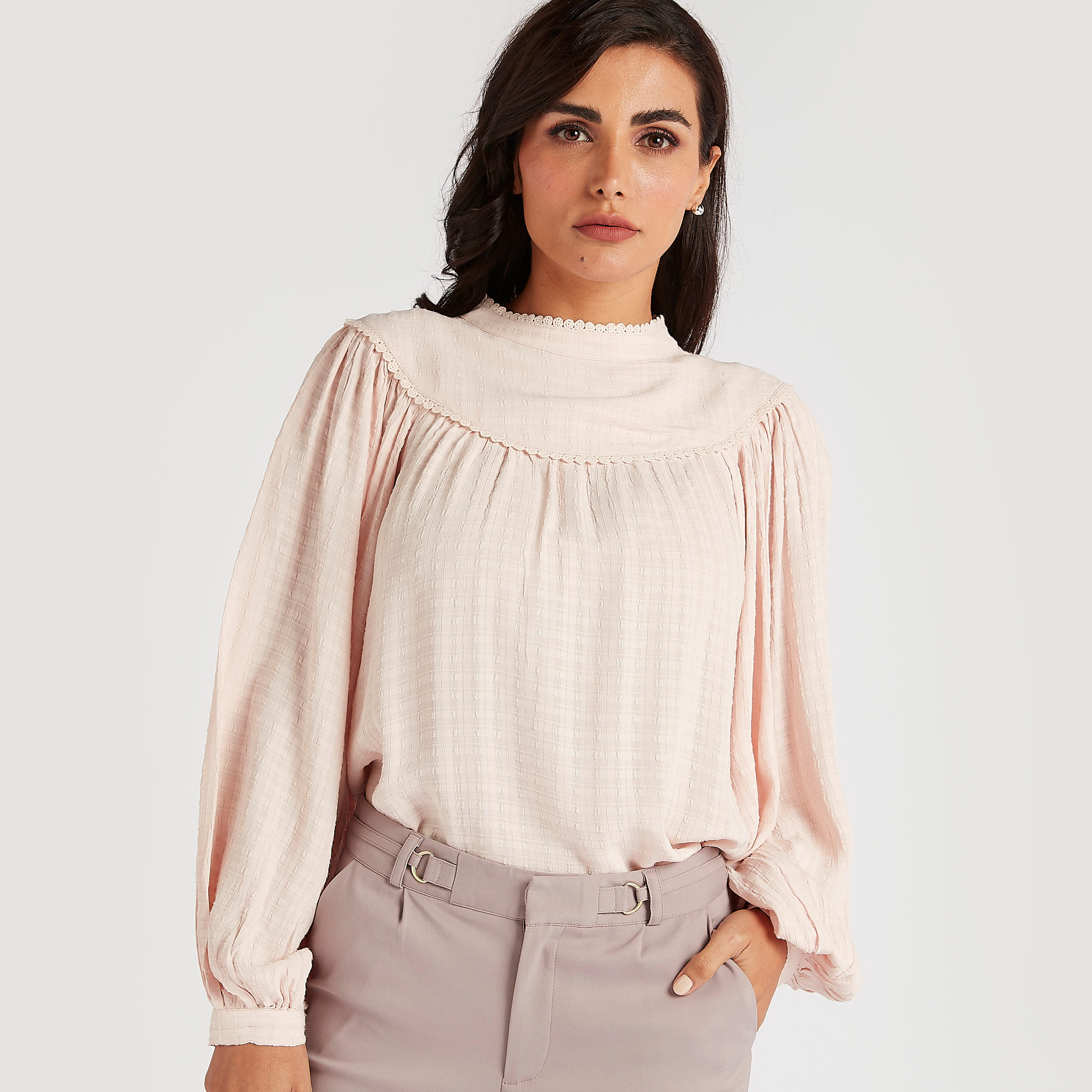 بلوزة بارزة الملمس بياقة عالية وأكمام بيشوب-women-clothing-shirtsandblouses-blouses-image-4