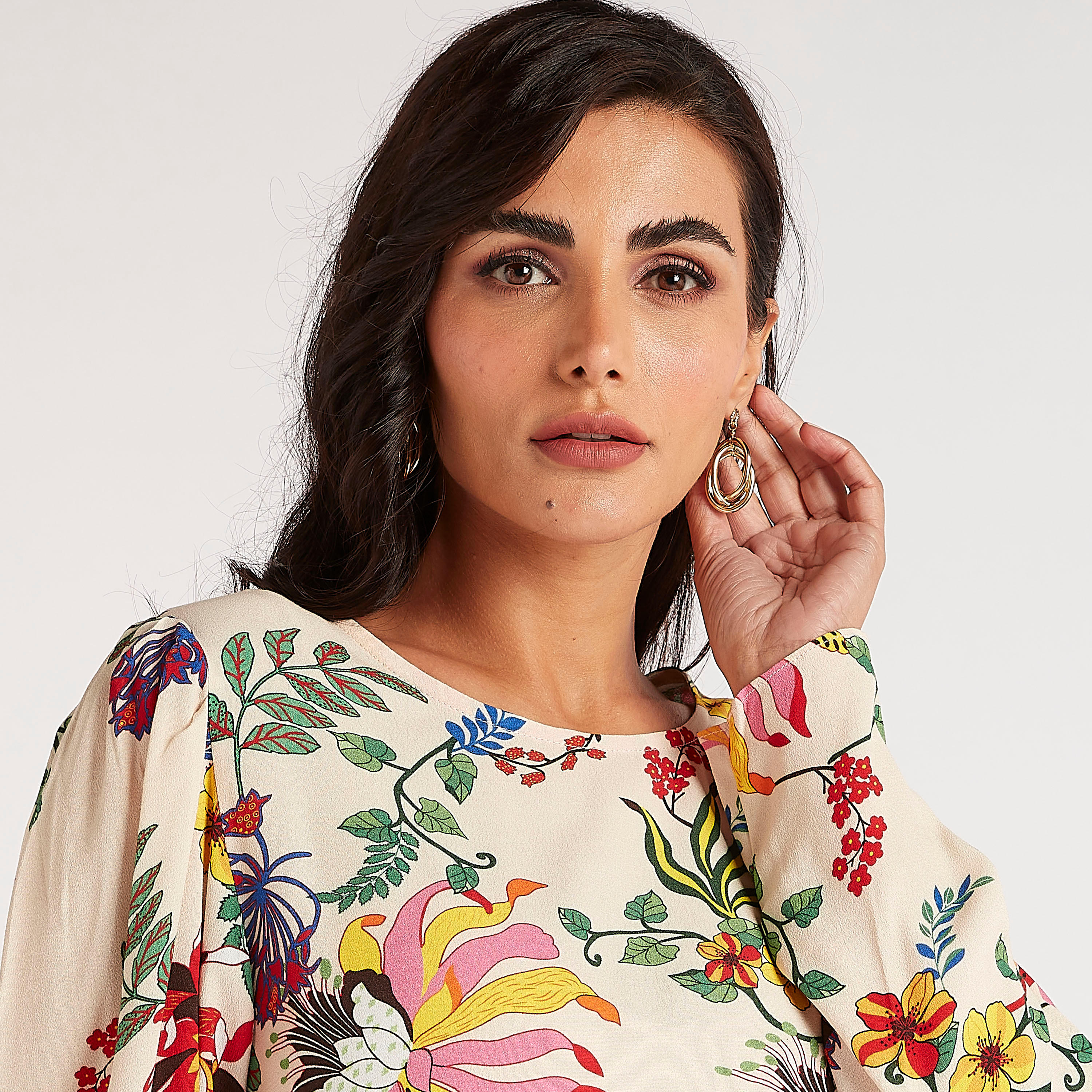 بلوزة بياقة مستديرة وأكمام طويلة وطبعات زهرية-women-clothing-shirtsandblouses-blouses-image-6
