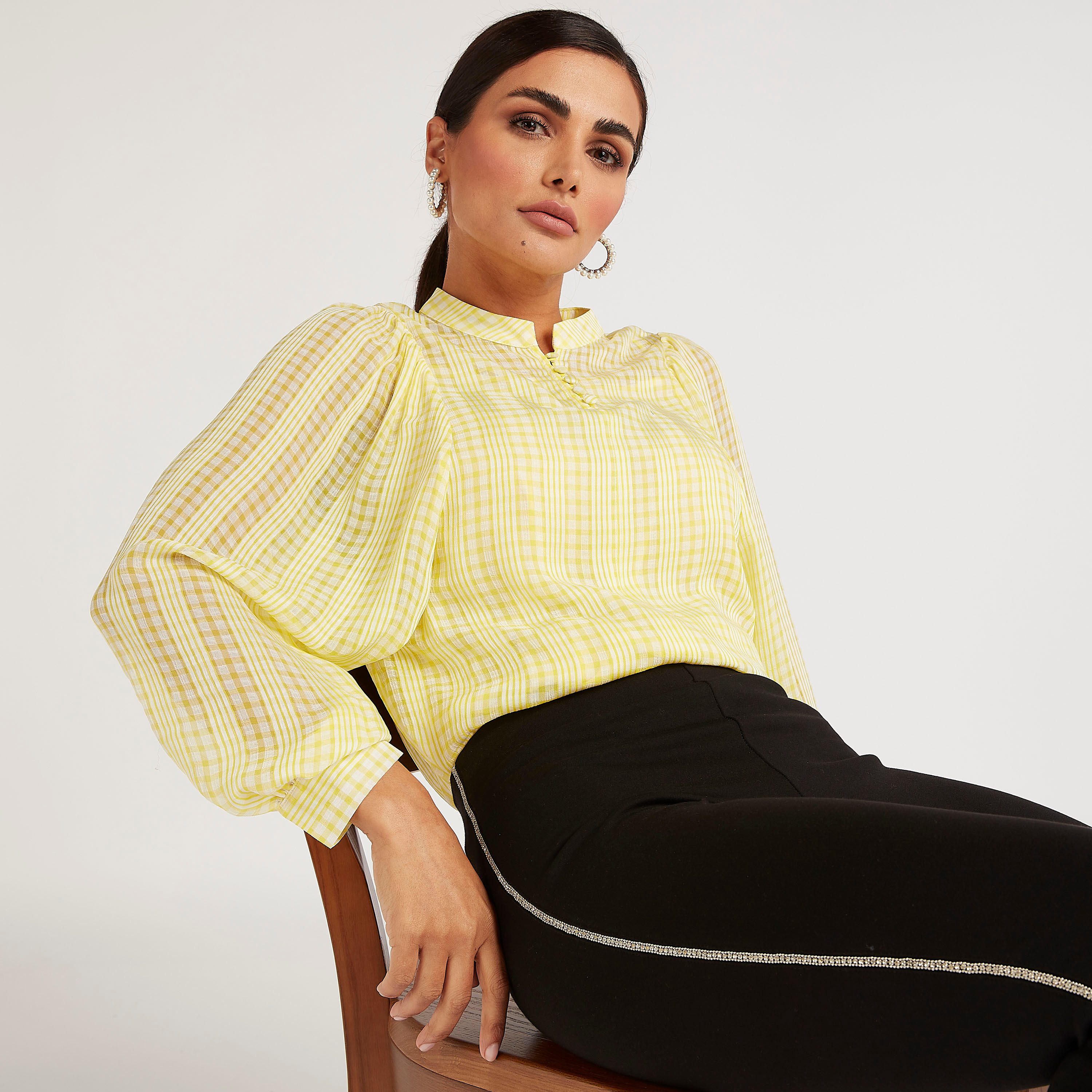 بلوزة كاروهات بياقة ماندارين وأكمام بيشوب-women-clothing-shirtsandblouses-blouses-image-1