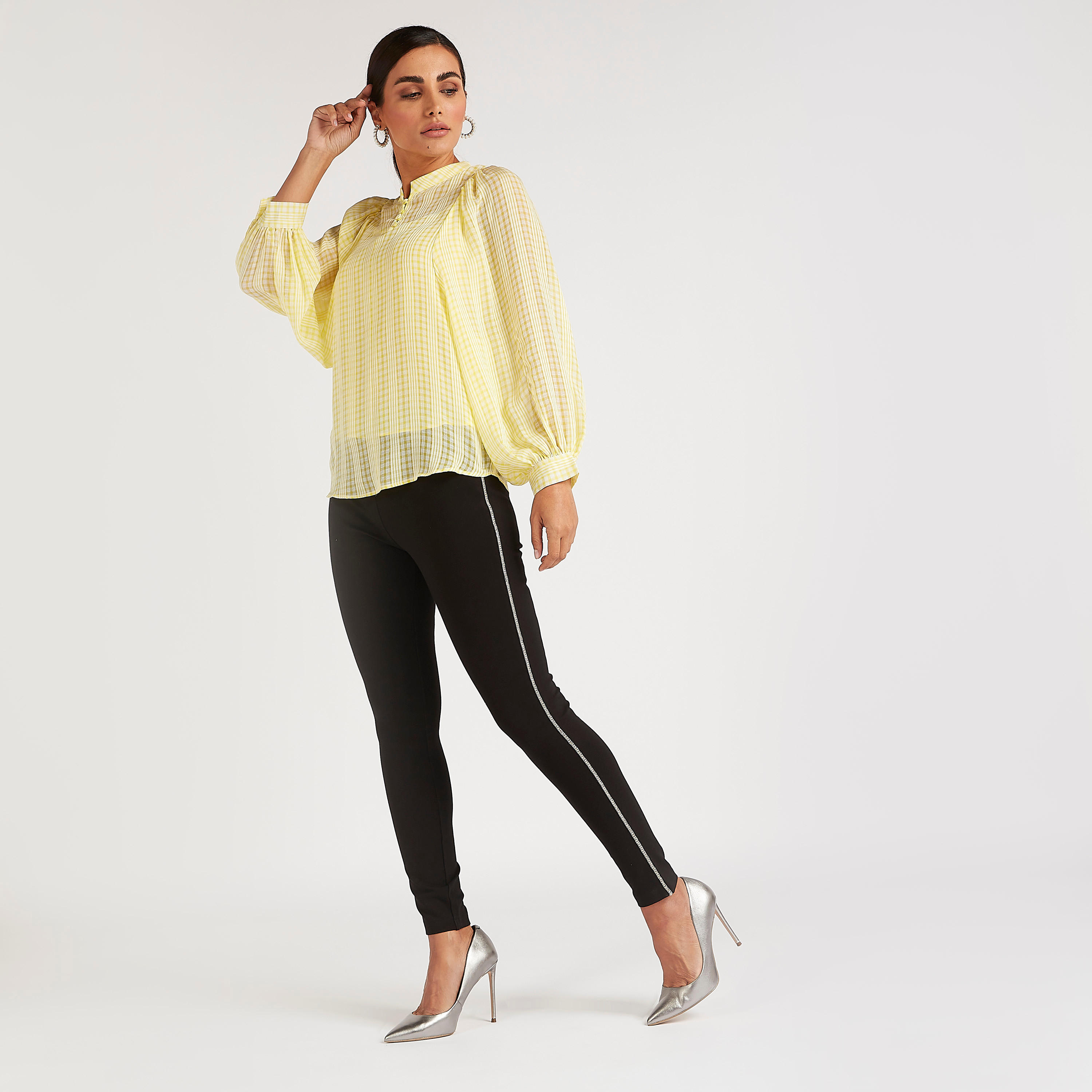 بلوزة كاروهات بياقة ماندارين وأكمام بيشوب-women-clothing-shirtsandblouses-blouses-image-2
