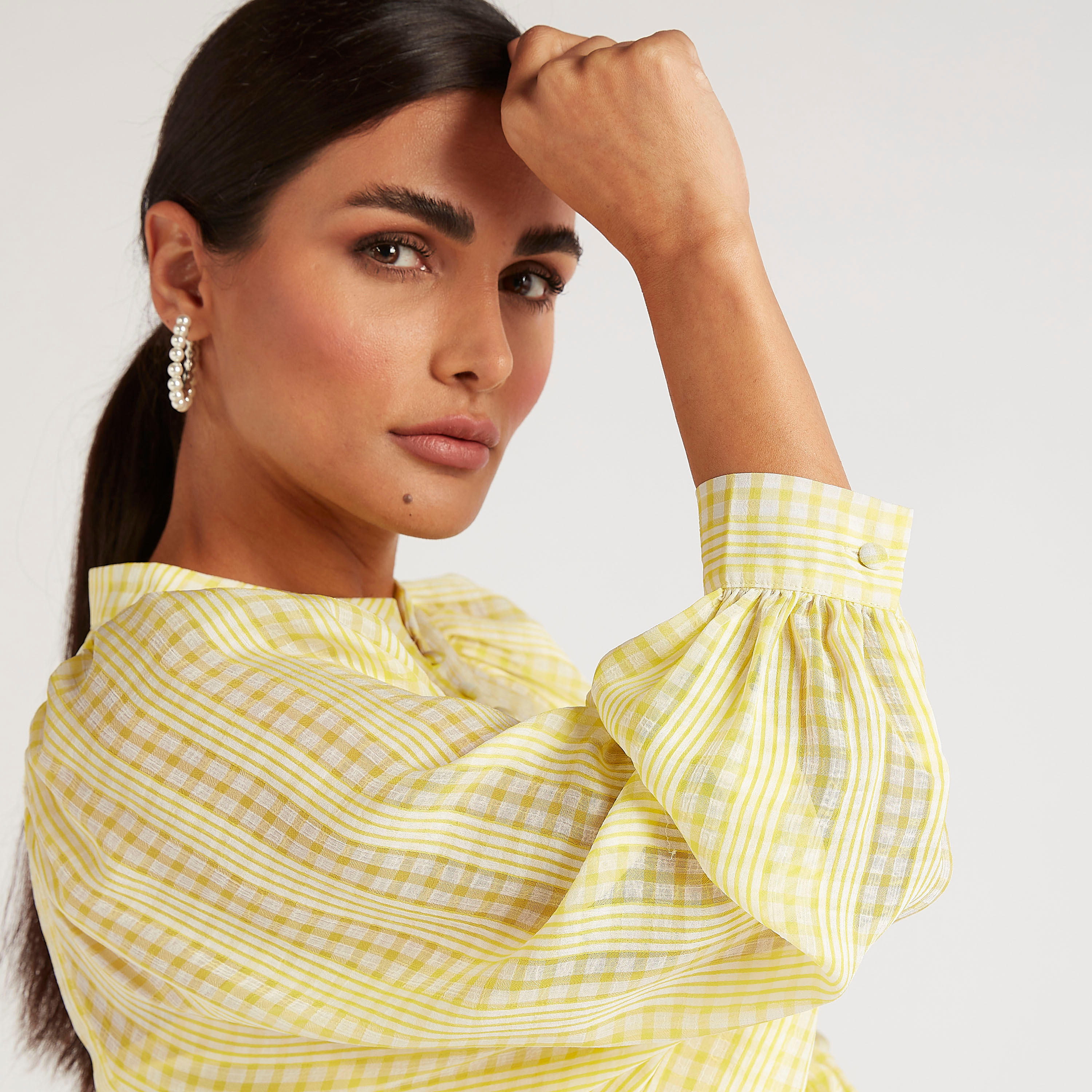 بلوزة كاروهات بياقة ماندارين وأكمام بيشوب-women-clothing-shirtsandblouses-blouses-image-3