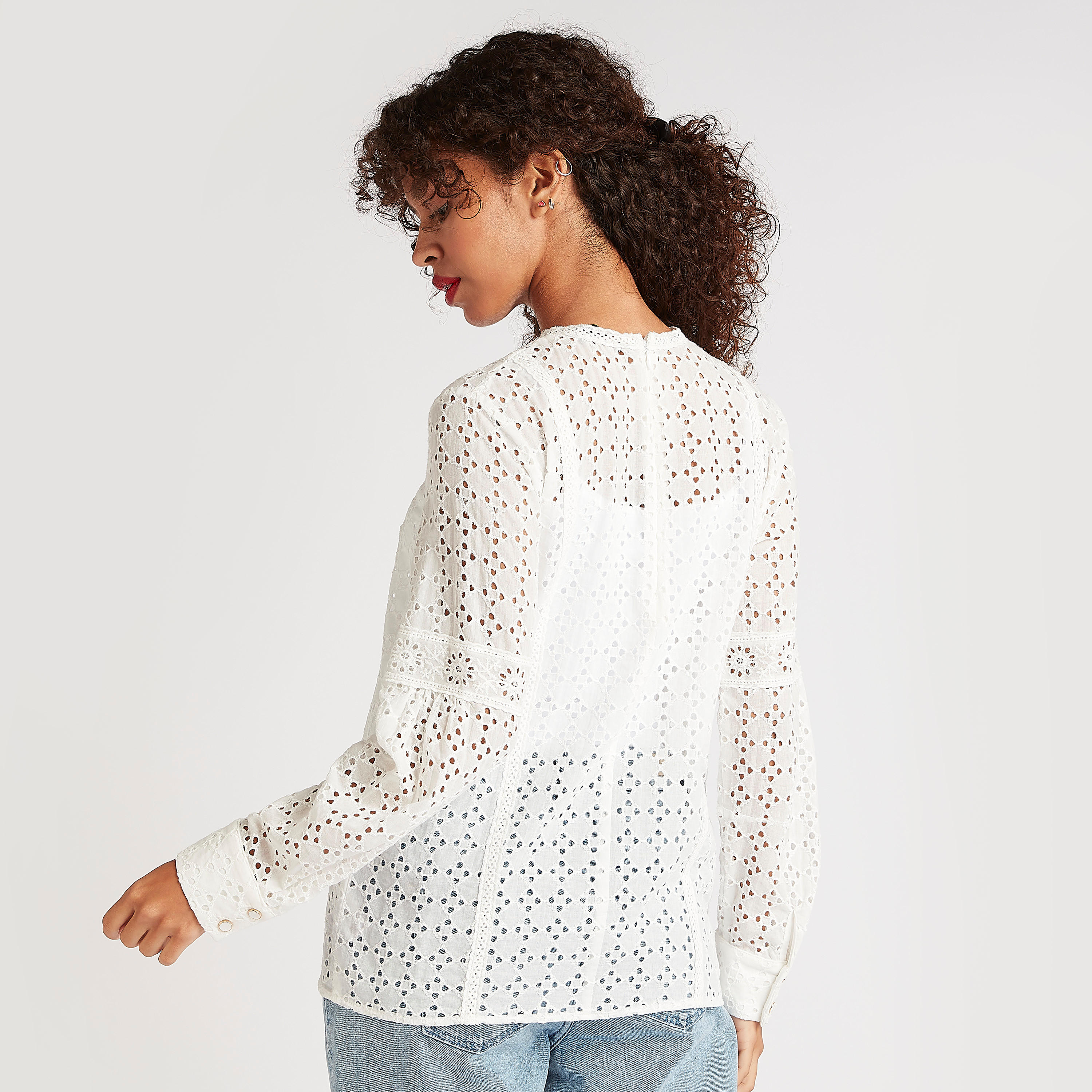 بلوزة بارزة الملمس بياقة ضيّقة وأكمام طويلة-women-clothing-shirtsandblouses-blouses-image-4