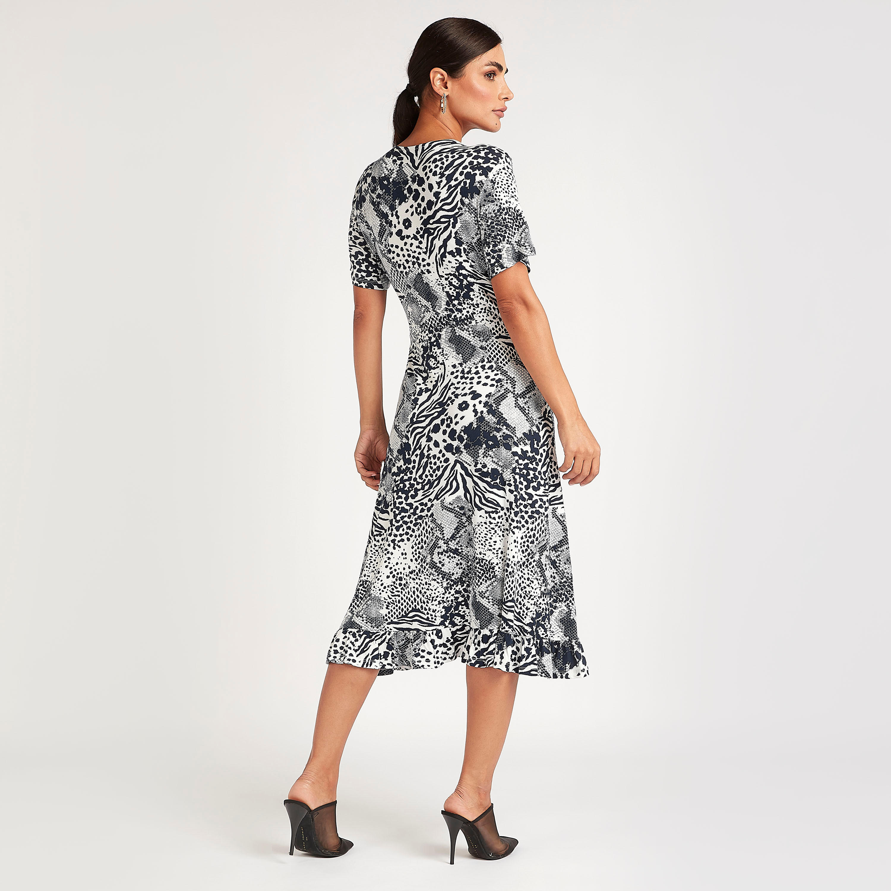 فستان ميدي ملفوف بطبعات حيوانات وأكمام قصيرة-women-clothing-dresses-image-4