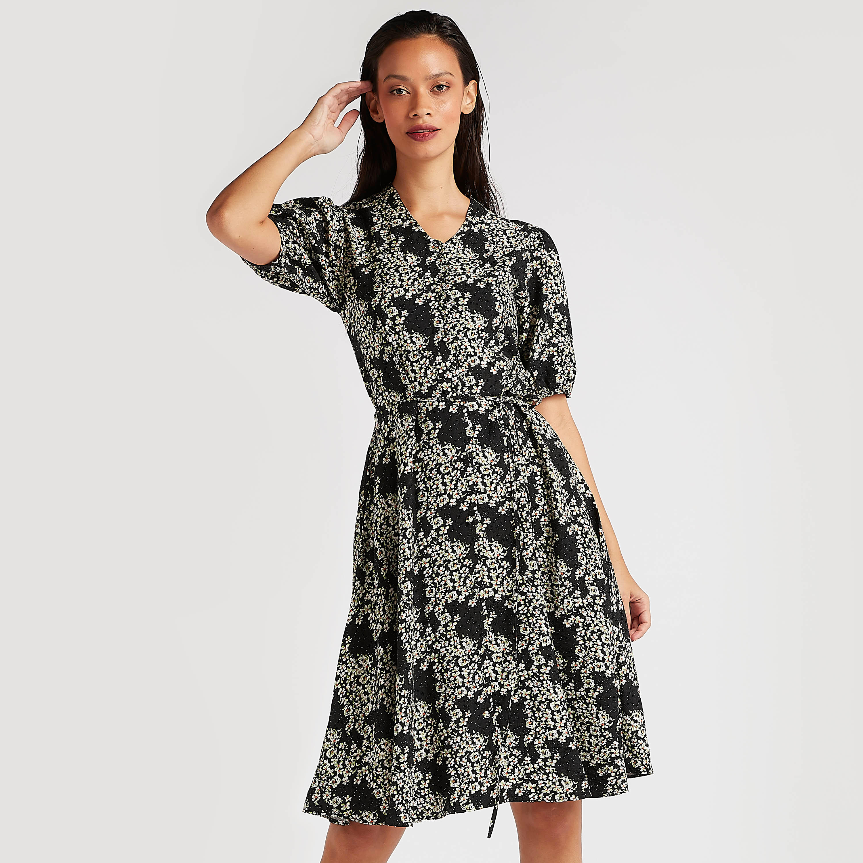 فستان ميدي إيه لاين بطبعات أزهار وأكمام قصيرة منفوخة-women-clothing-dresses-image-1