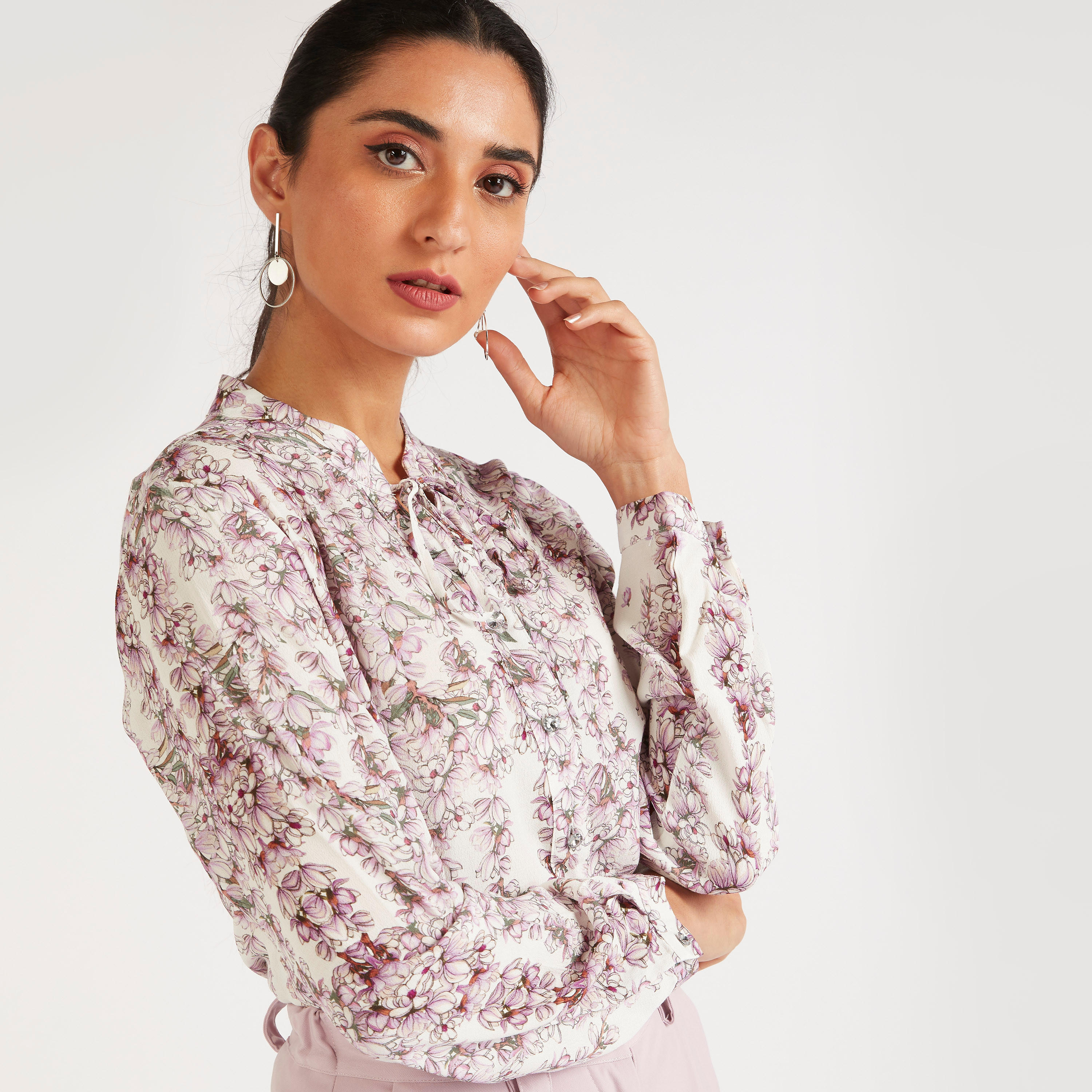 بلوزة بياقة ماندارين وأكمام طويلة وطبعات زهرية-women-clothing-shirtsandblouses-blouses-image-2