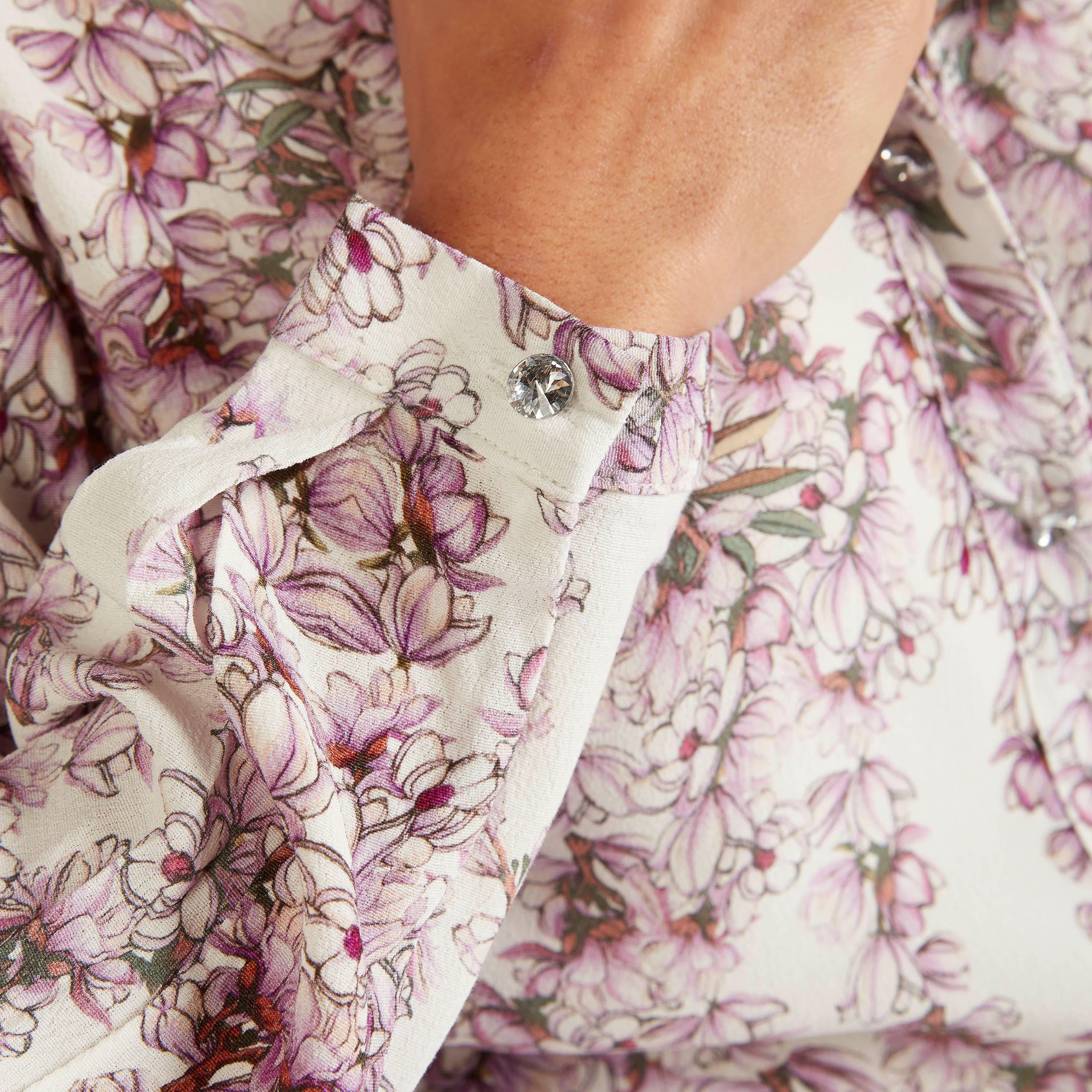 بلوزة بياقة ماندارين وأكمام طويلة وطبعات زهرية-women-clothing-shirtsandblouses-blouses-image-4