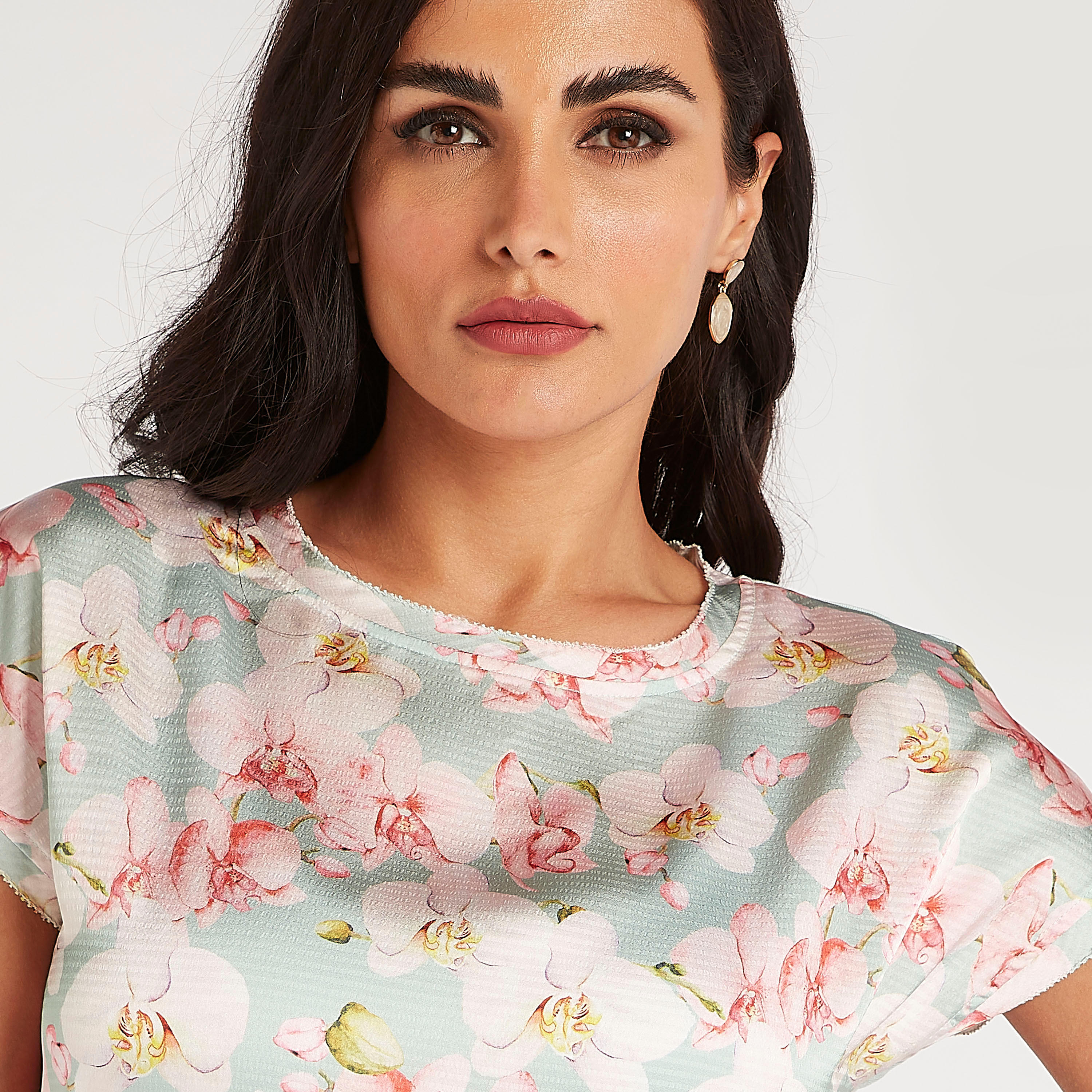 بلوزة بياقة مستديرة وأكمام كاب وطبعات أزهار-women-clothing-shirtsandblouses-blouses-image-3