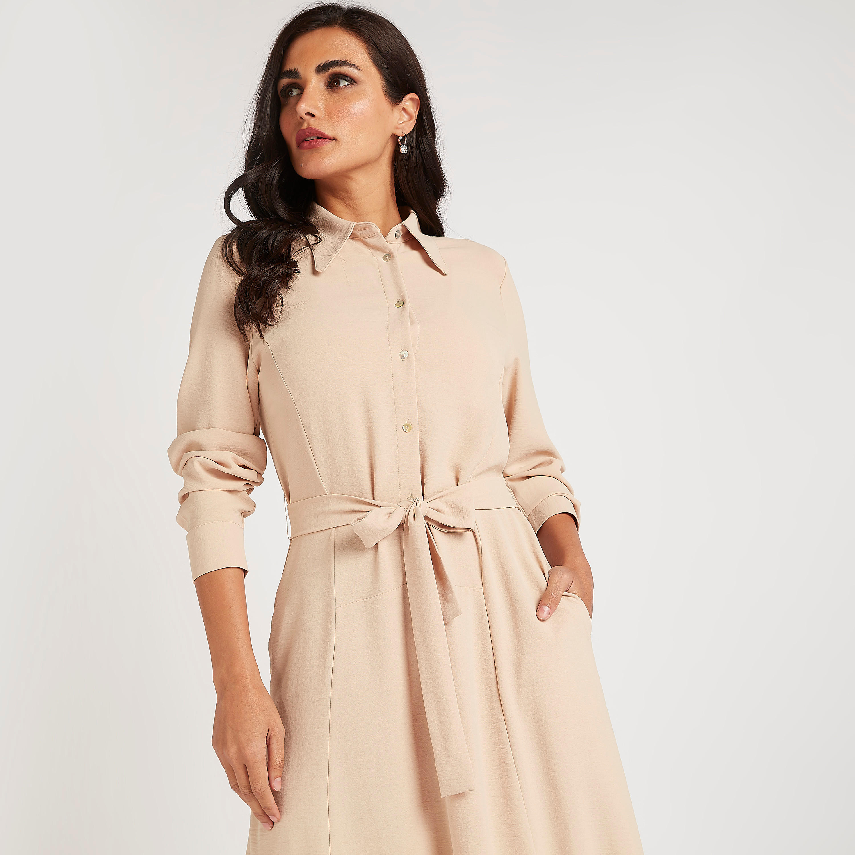 فستان قميص طويل بارز الملمس بياقة عادية ورباط وفتحة-women-clothing-dresses-image-2