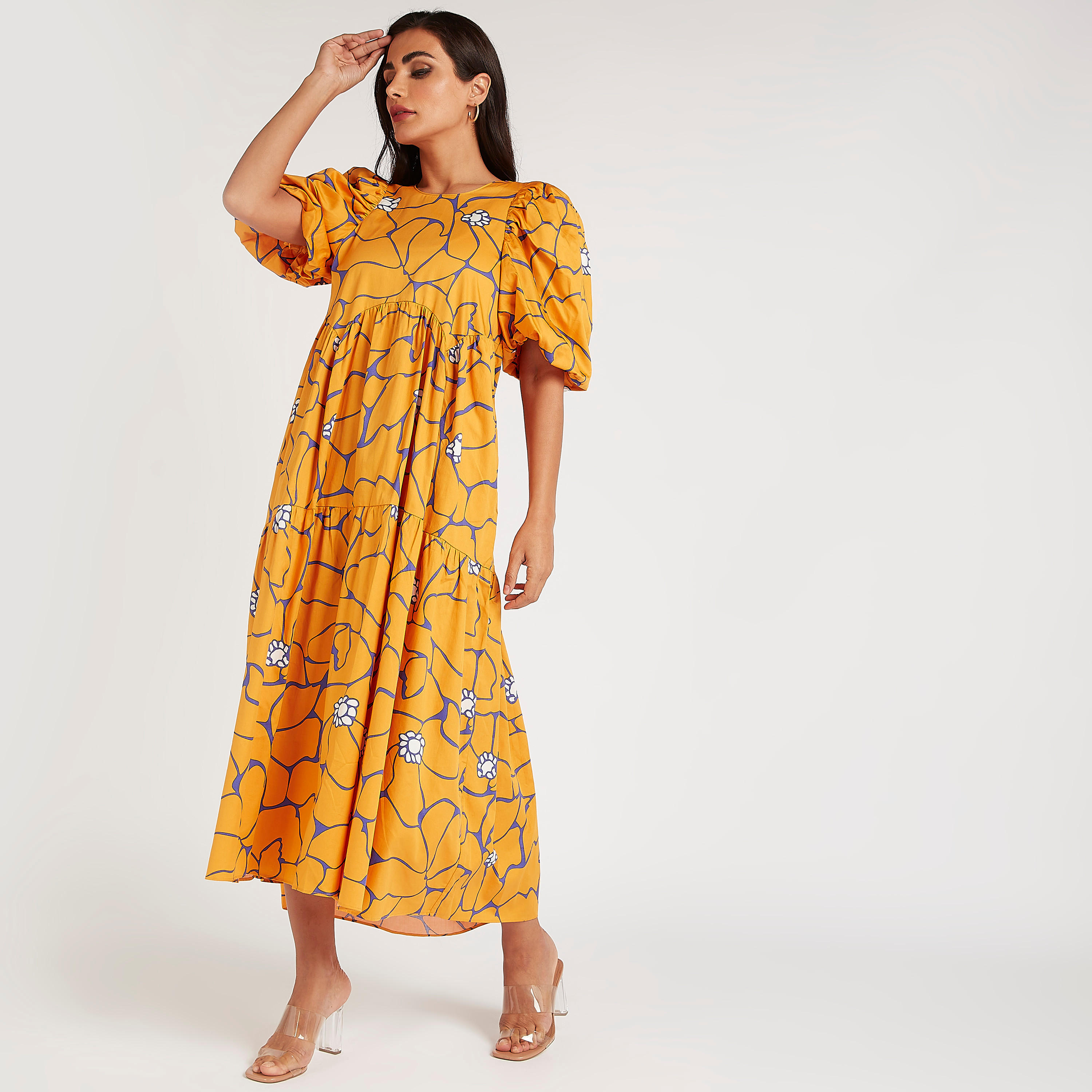 فستان ميدي إيه لاين متعدّد الطبقات بطبعات أزهار وأكمام منفوخة-women-clothing-dresses-image-1