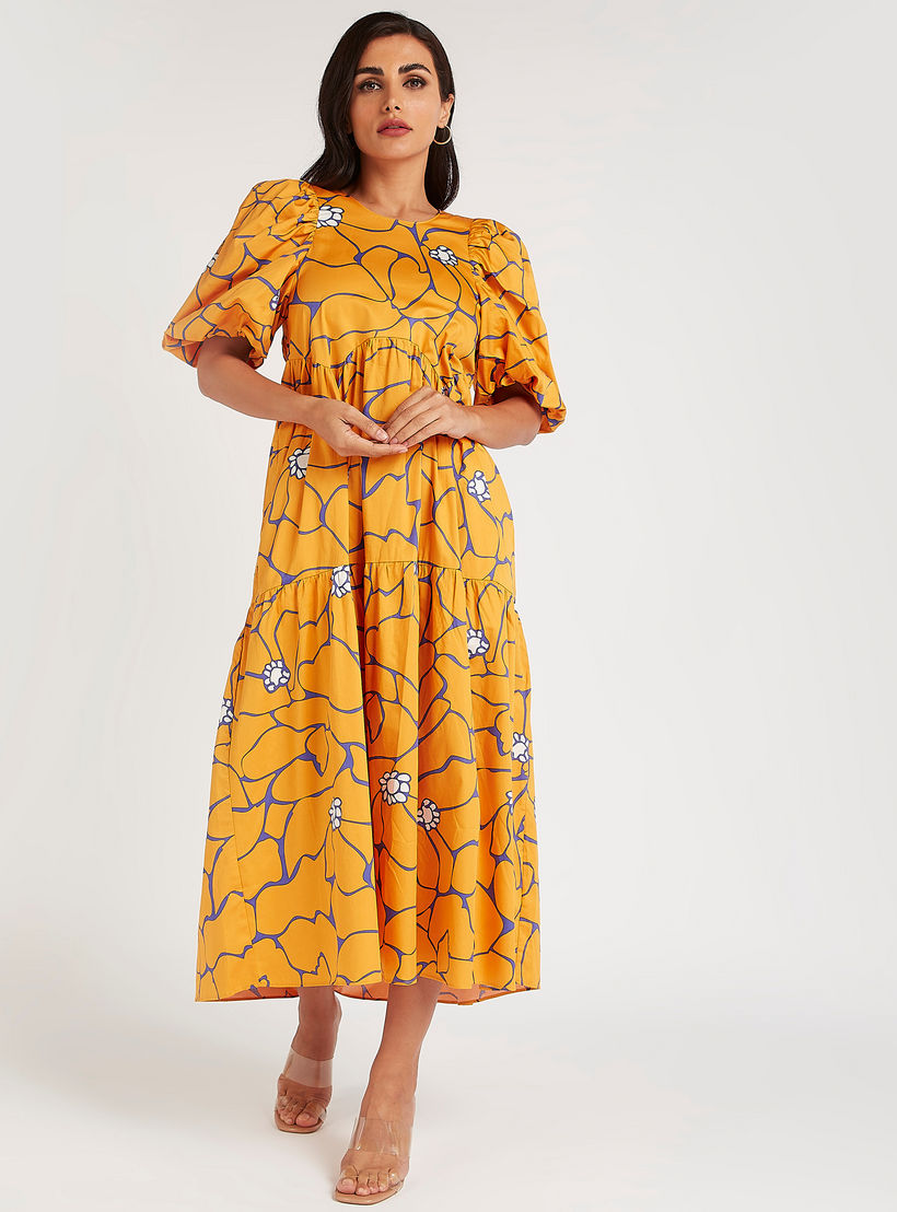 فستان ميدي إيه لاين متعدّد الطبقات بطبعات أزهار وأكمام منفوخة-women-clothing-dresses-image-2