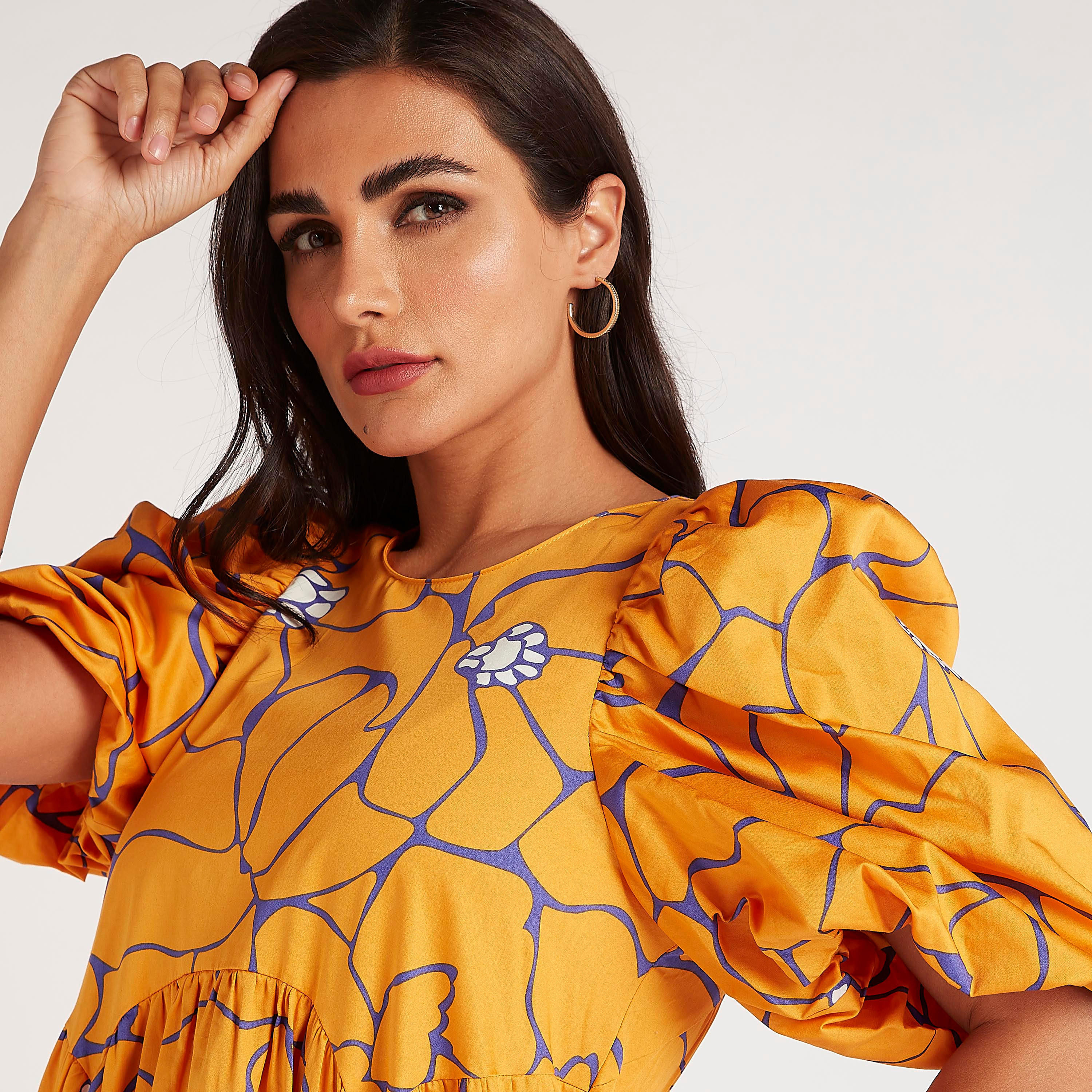 فستان ميدي إيه لاين متعدّد الطبقات بطبعات أزهار وأكمام منفوخة-women-clothing-dresses-image-3