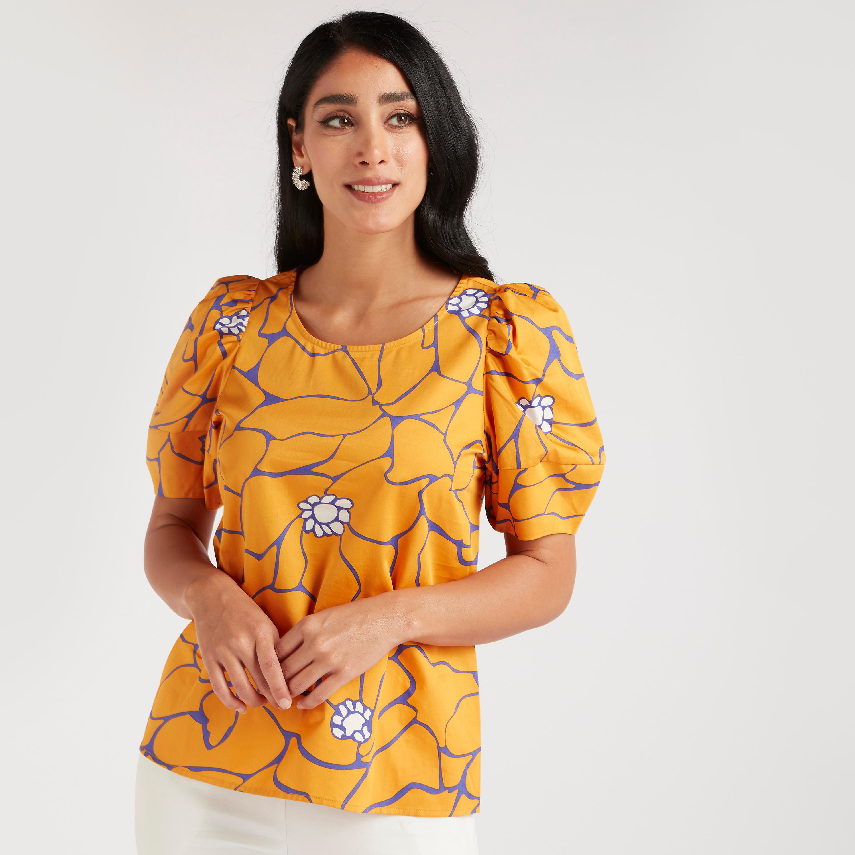بلوزة بياقة ضيّقة وأكمام منفوخة-women-clothing-shirtsandblouses-blouses-image-5