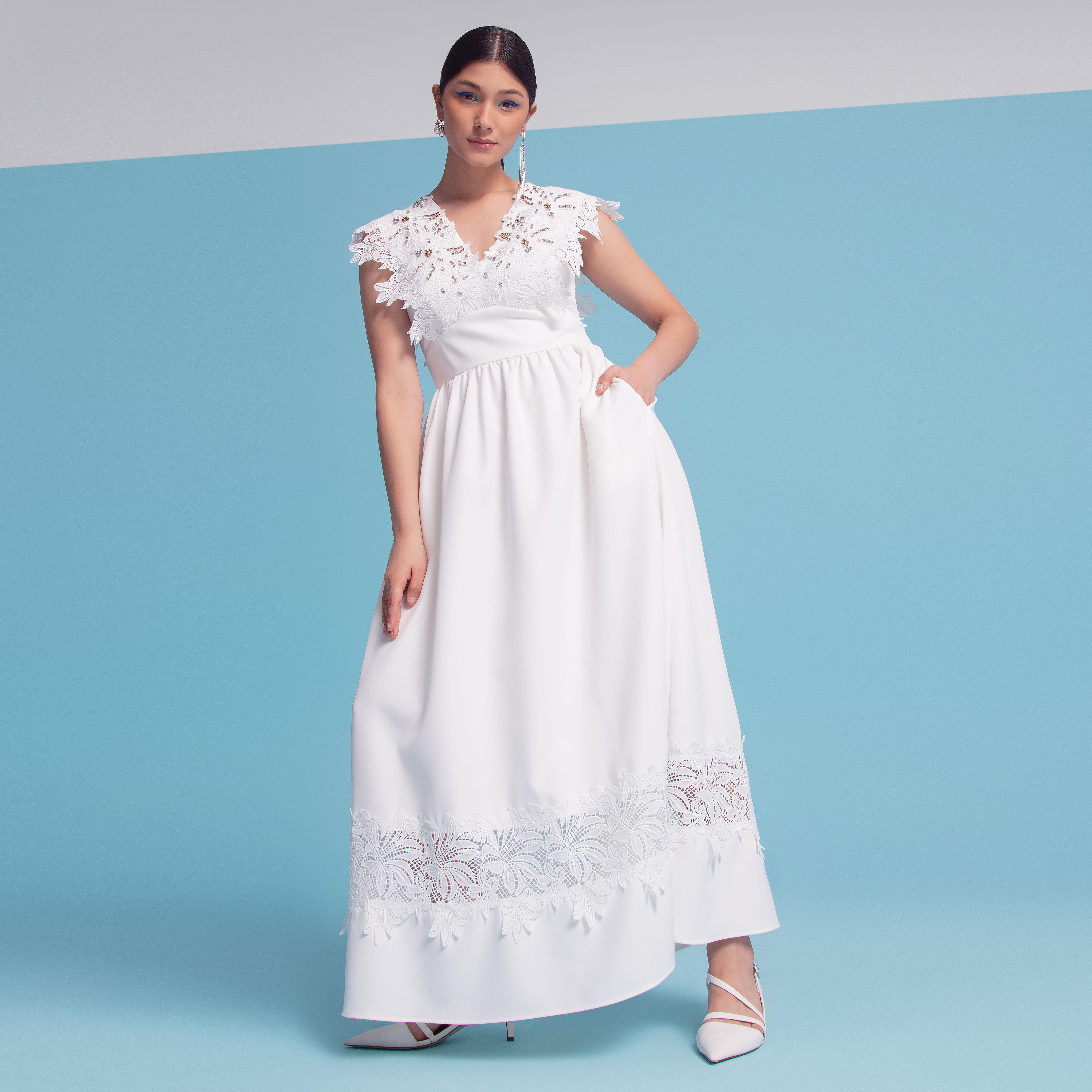 فستان إيه لاين مزيّن طويل بياقة V وجيوب من آيكونيك-women-clothing-dresses-image-1