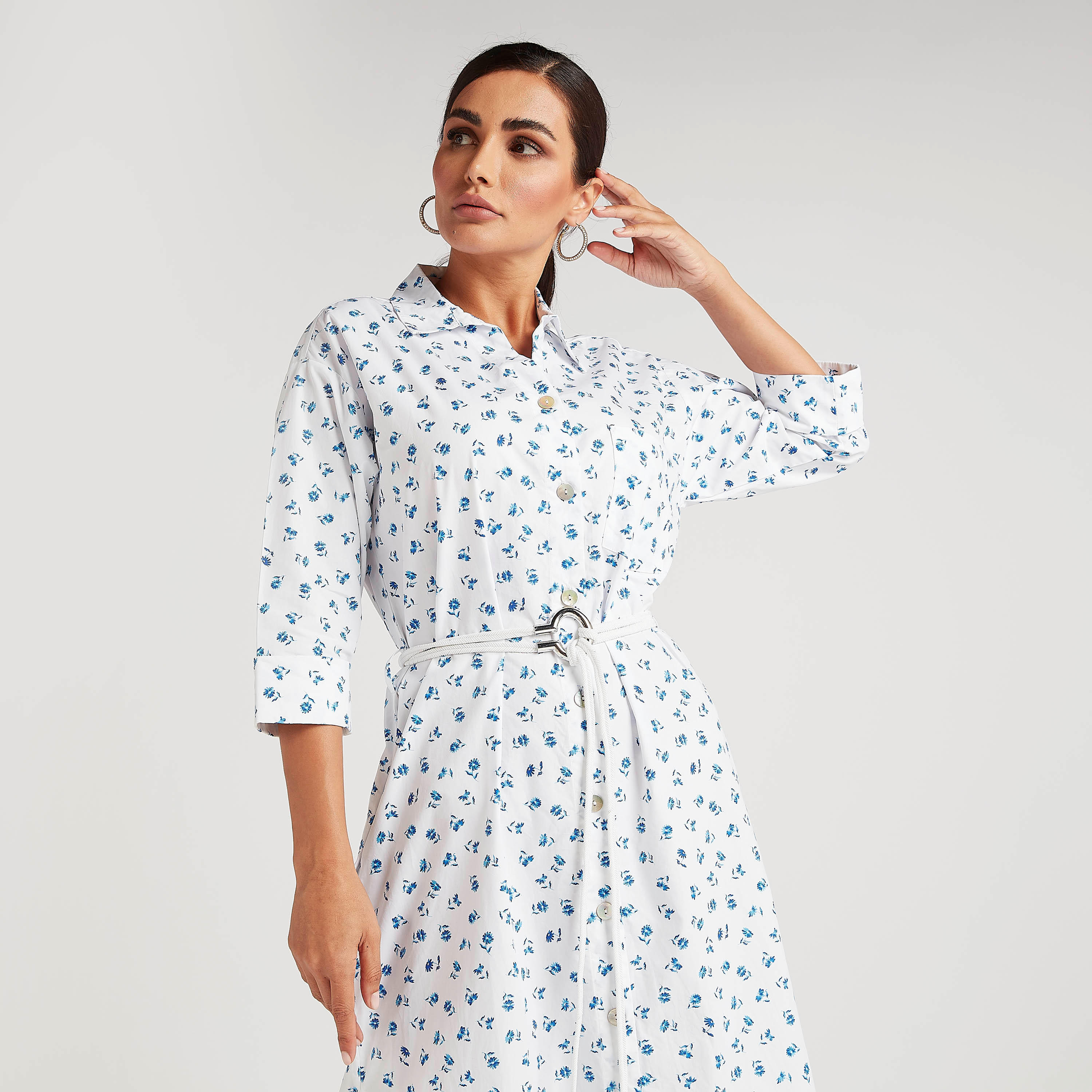 فستان قميص ميدي بطبعات أزهار وياقة عادية وحزام-women-clothing-dresses-image-2