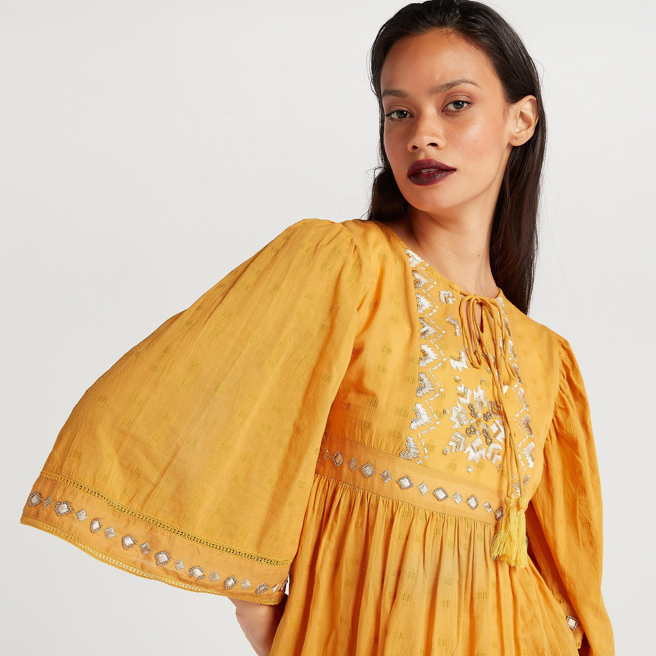 بلوزة مطرّزة بأكمام واسعة وربطة عنق-women-clothing-shirtsandblouses-blouses-image-2