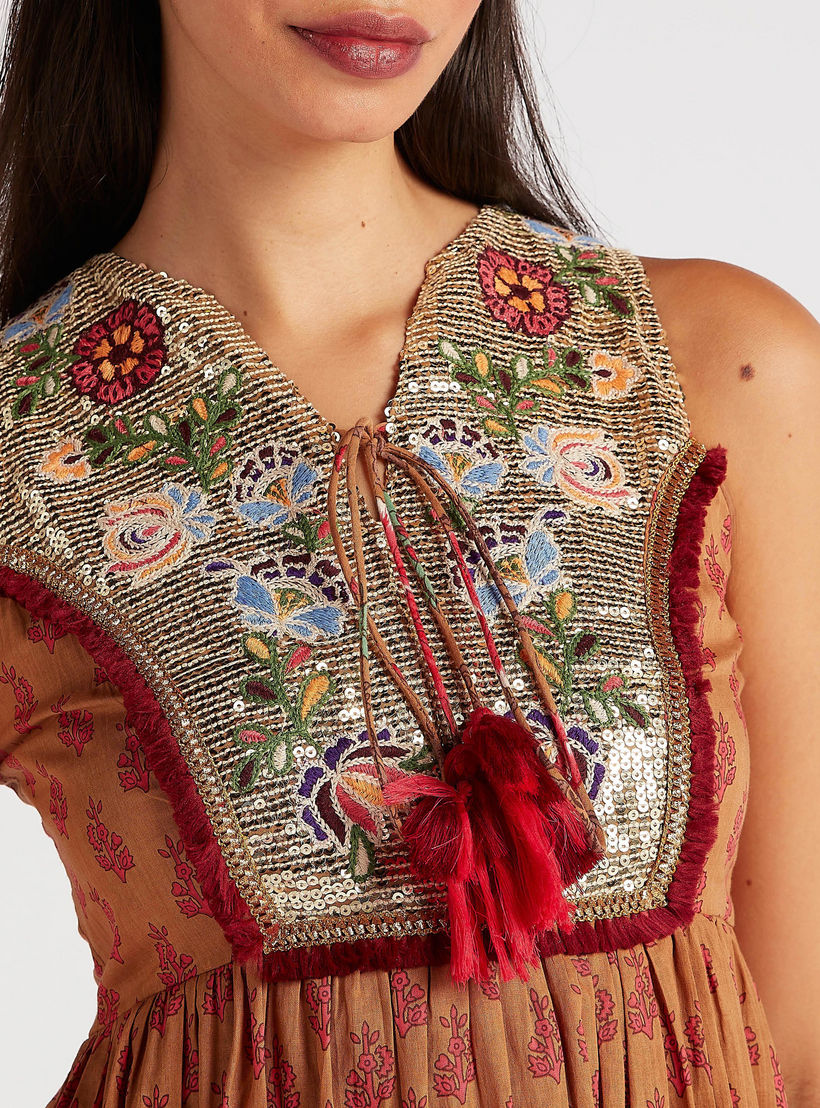 فستان ميدي إيه لاين مزيّن دون أكمام مع ربطة عنق-women-clothing-dresses-image-3