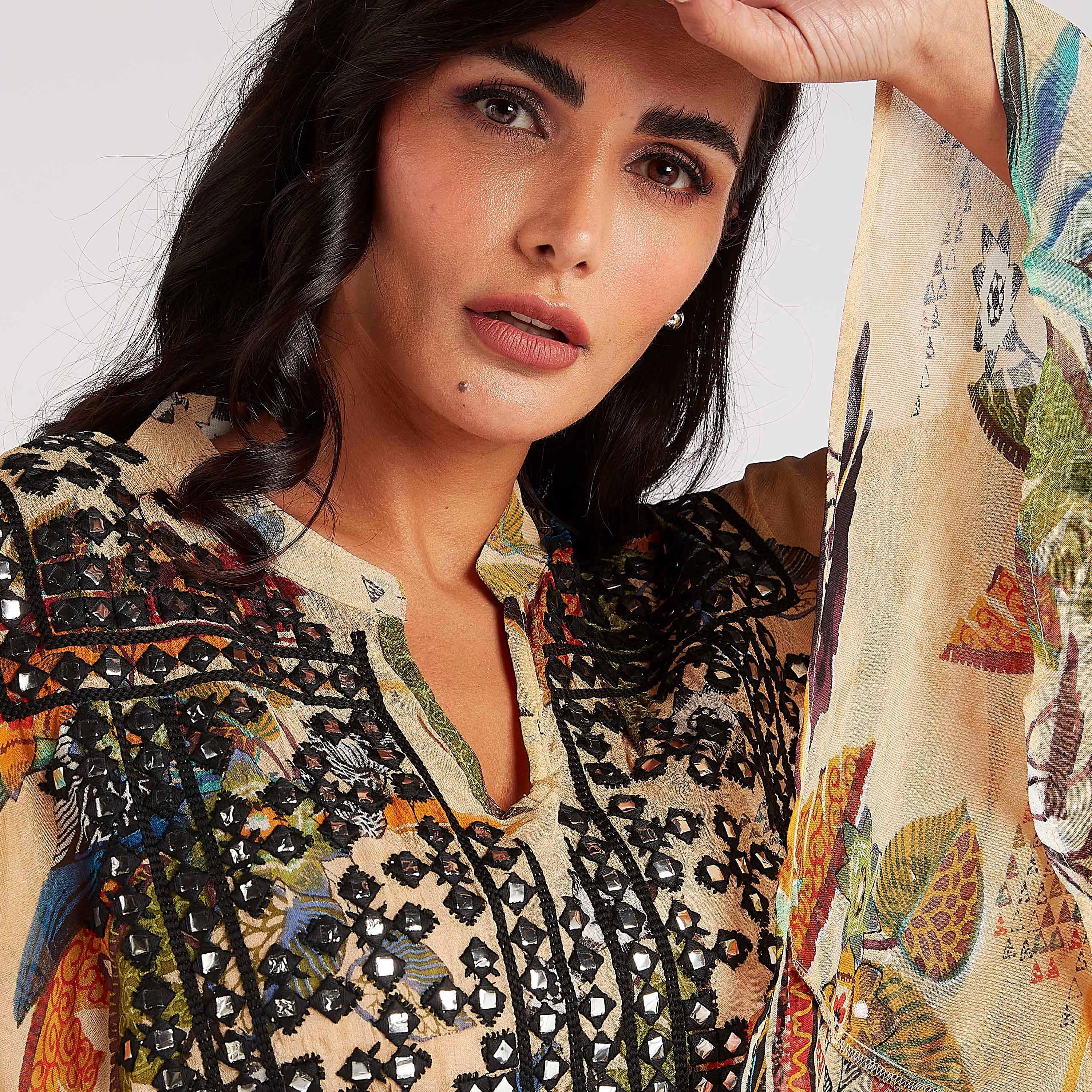 تونيك مزيّن بأكمام واسعة وياقة ماندرين-women-clothing-shirtsandblouses-blouses-image-5