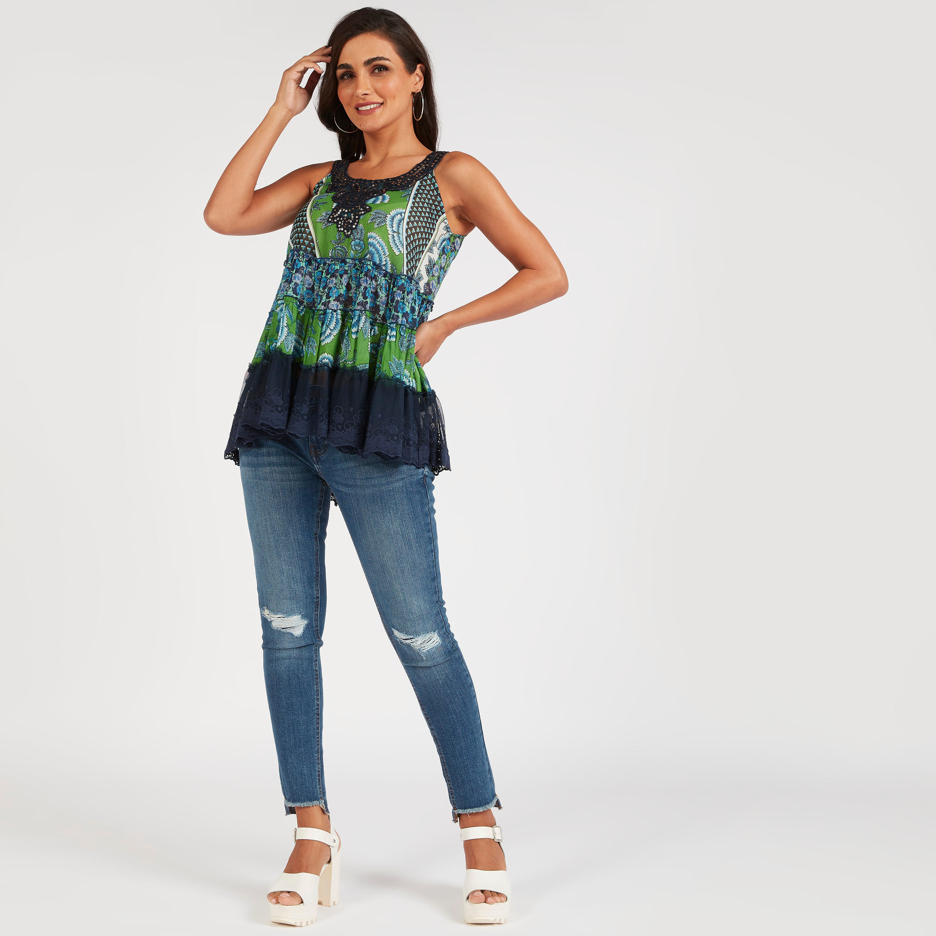 بلوزة دون أكمام بطبعات مع تفاصيل دانتيل-women-clothing-shirtsandblouses-blouses-image-2