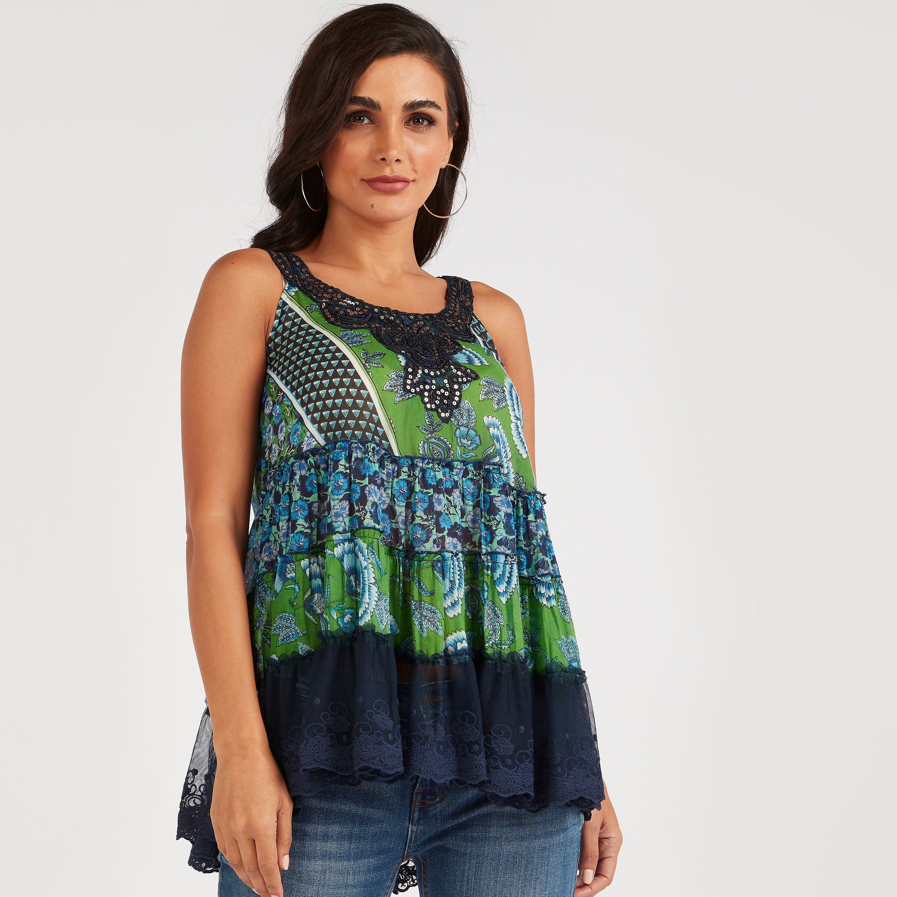 بلوزة دون أكمام بطبعات مع تفاصيل دانتيل-women-clothing-shirtsandblouses-blouses-image-7