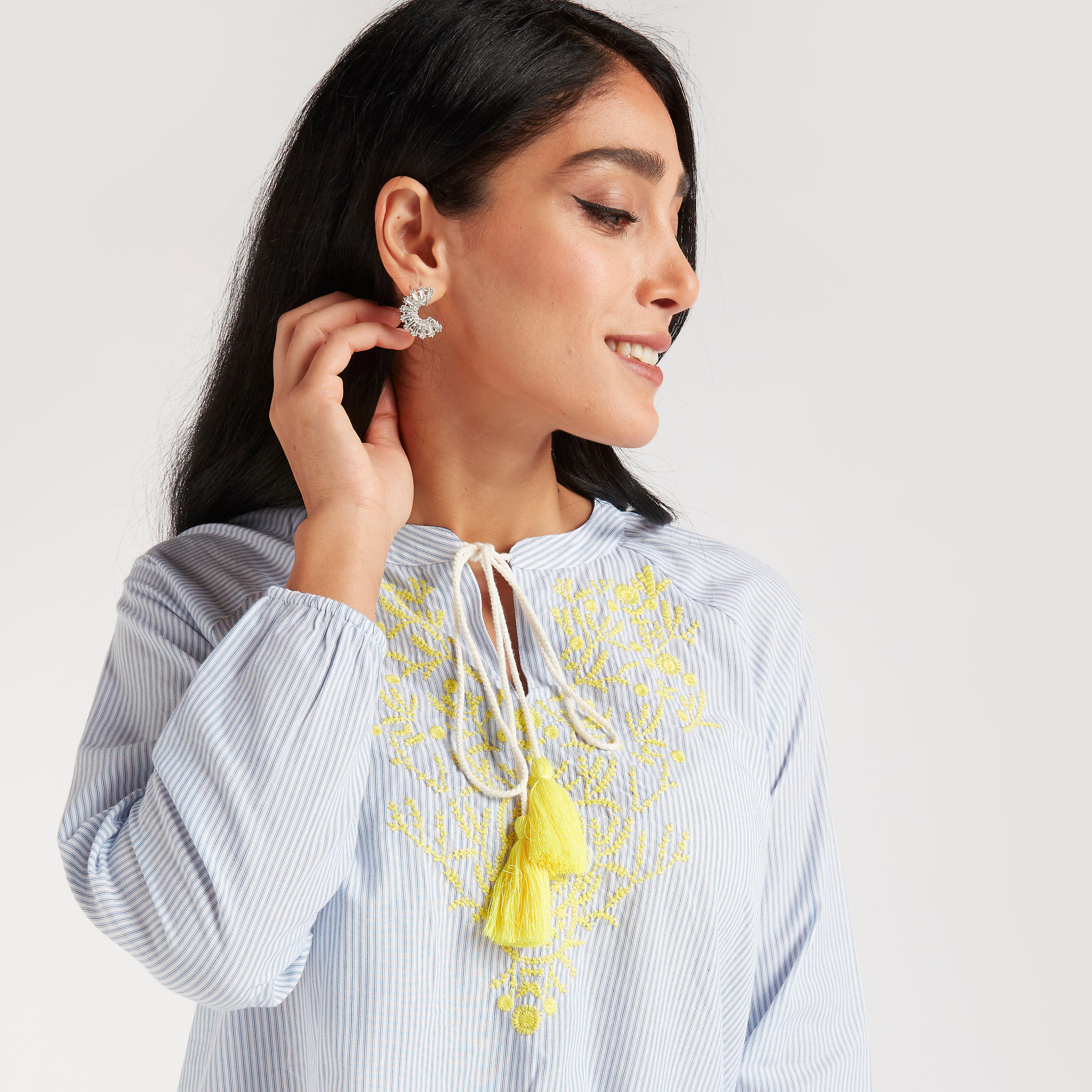 بلوزة مطرزة بأربطة وأكمام طويلة-women-clothing-shirtsandblouses-blouses-image-3