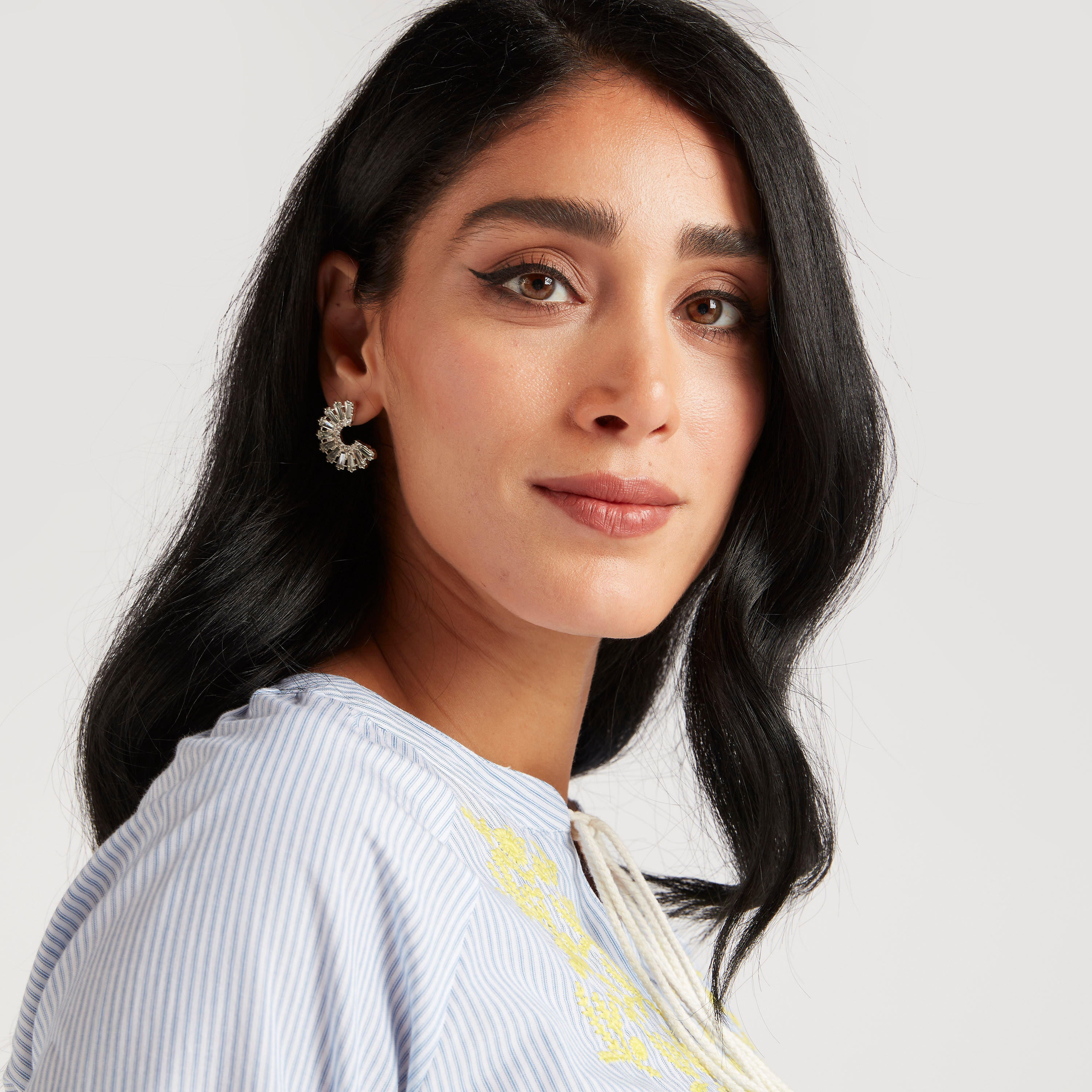 بلوزة مطرزة بأربطة وأكمام طويلة-women-clothing-shirtsandblouses-blouses-image-6