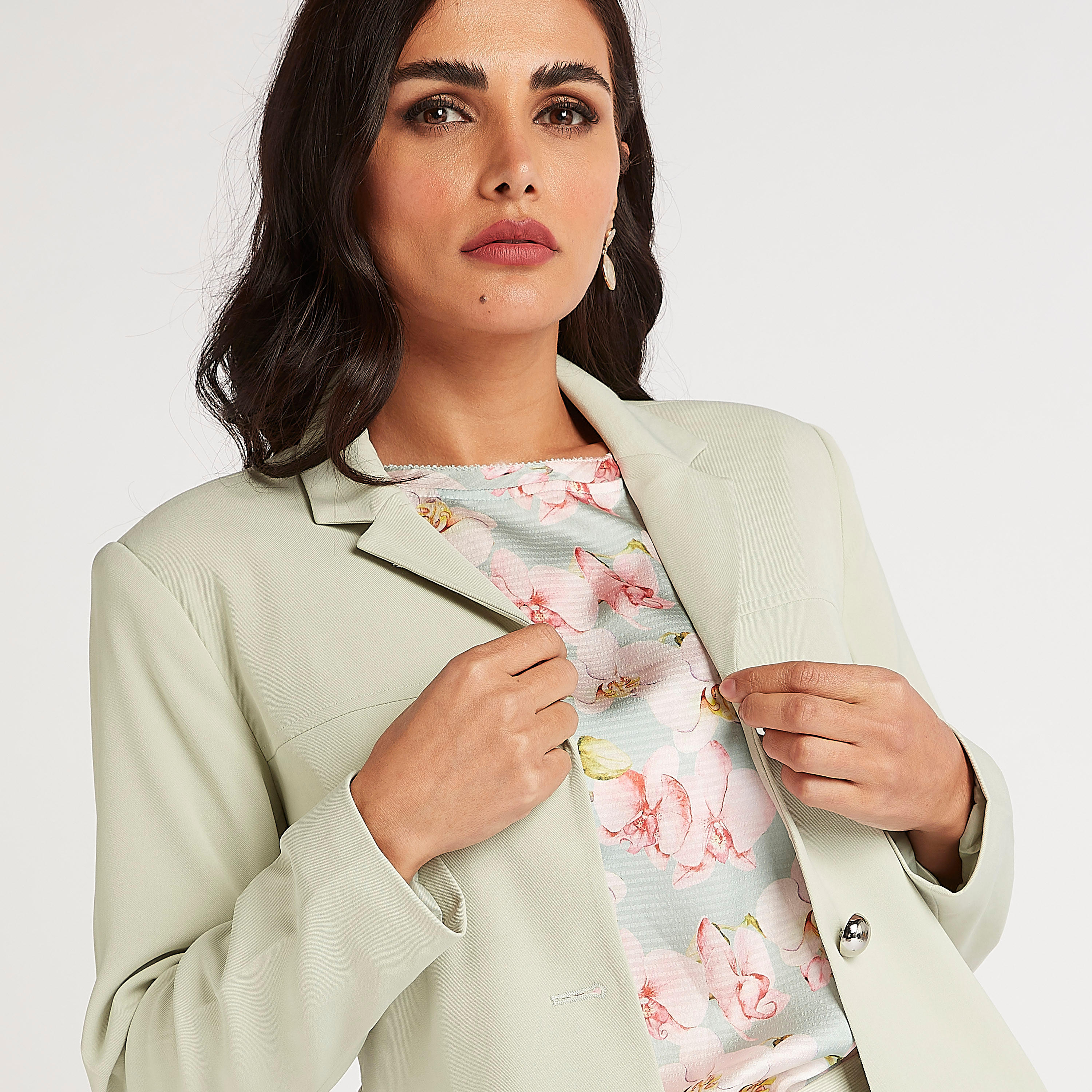 Solid Lightweight Blazer with Notch Lapel and Button Closure-women-clothing-coatsandjackets-blazers-image-5