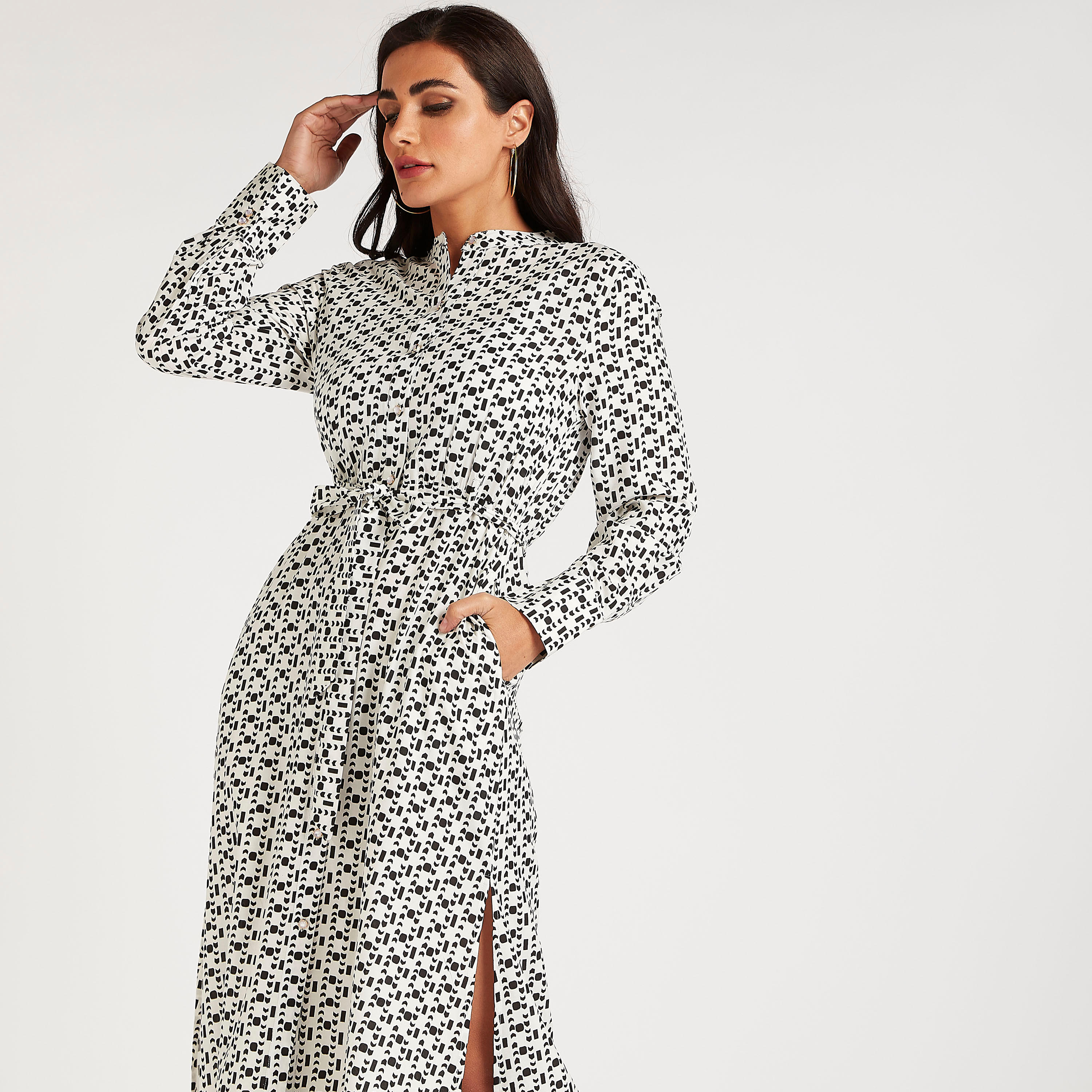 فستان طويل بياقة عالية وطبعات وأكمام طويلة-women-clothing-dresses-image-1