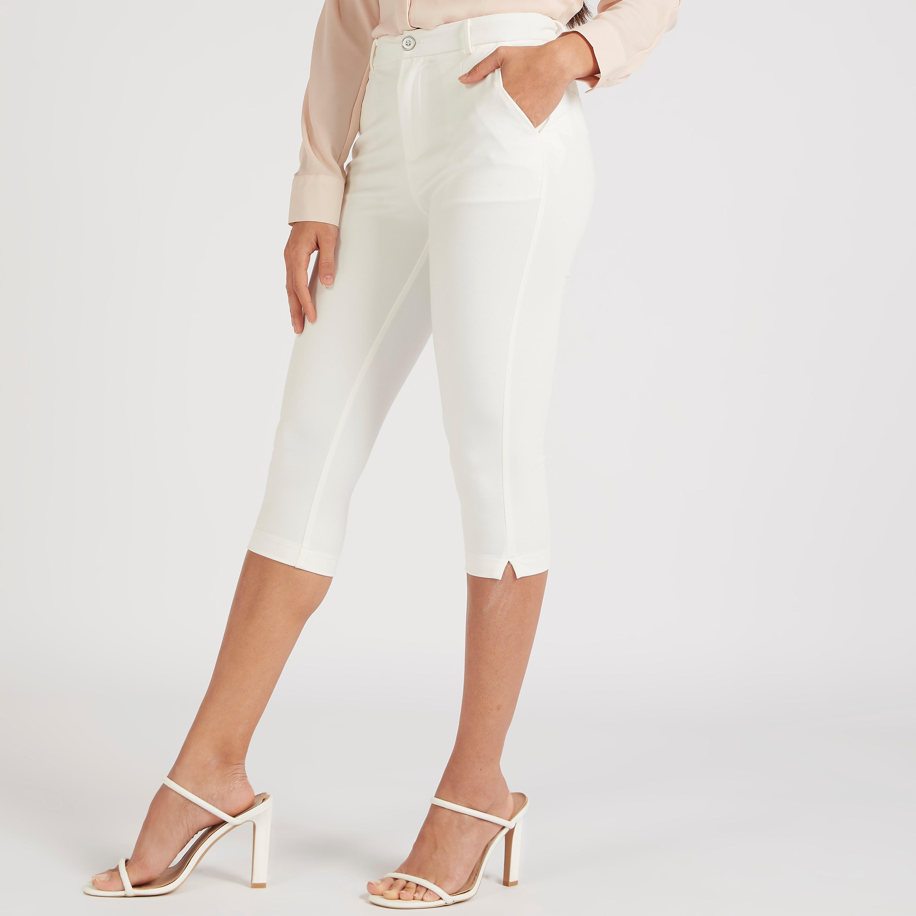 بنطلون قصير سادة بخصر متوسط الارتفاع وزر إغلاق-women-clothing-bottoms-trousers-image-5