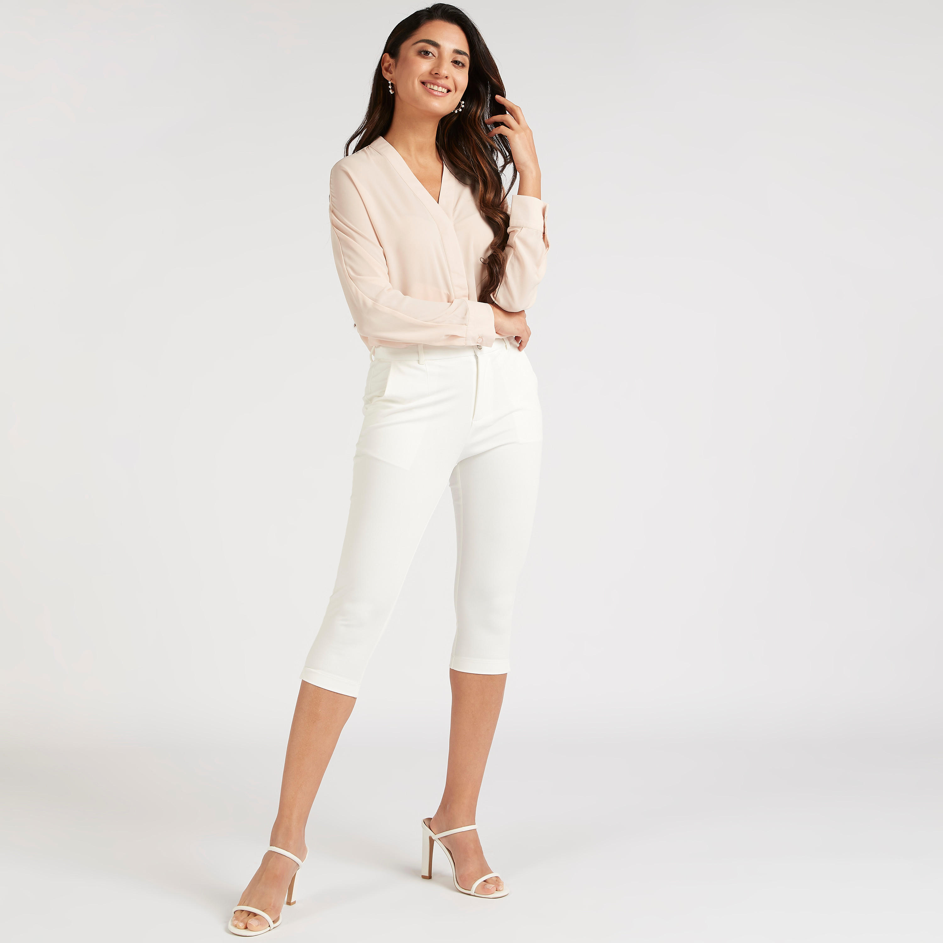 بنطلون قصير سادة بخصر متوسط الارتفاع وزر إغلاق-women-clothing-bottoms-trousers-image-4