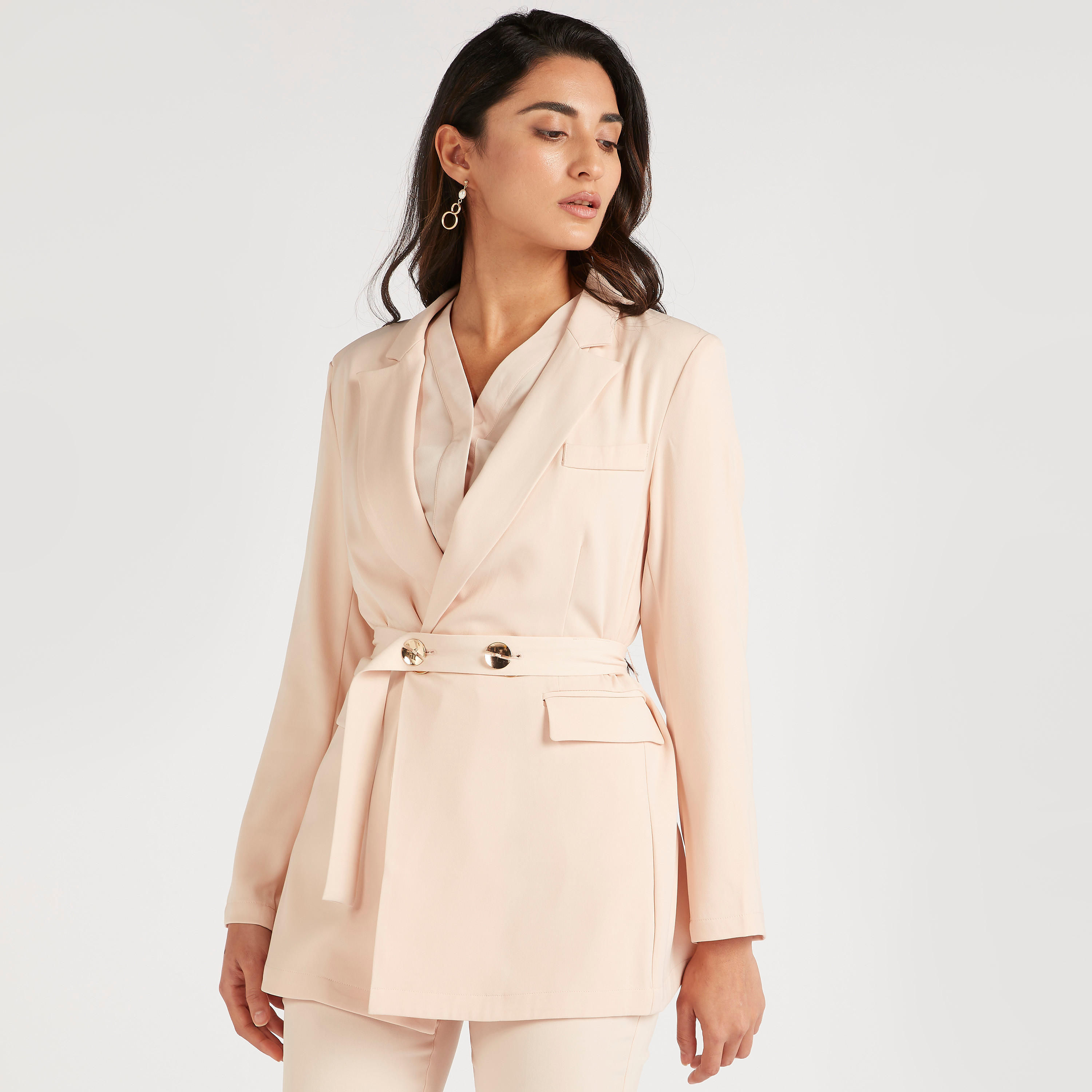 جاكيت بليزر سادة بجيوب بطيّة وأكمام طويلة-women-clothing-coatsandjackets-blazers-image-8