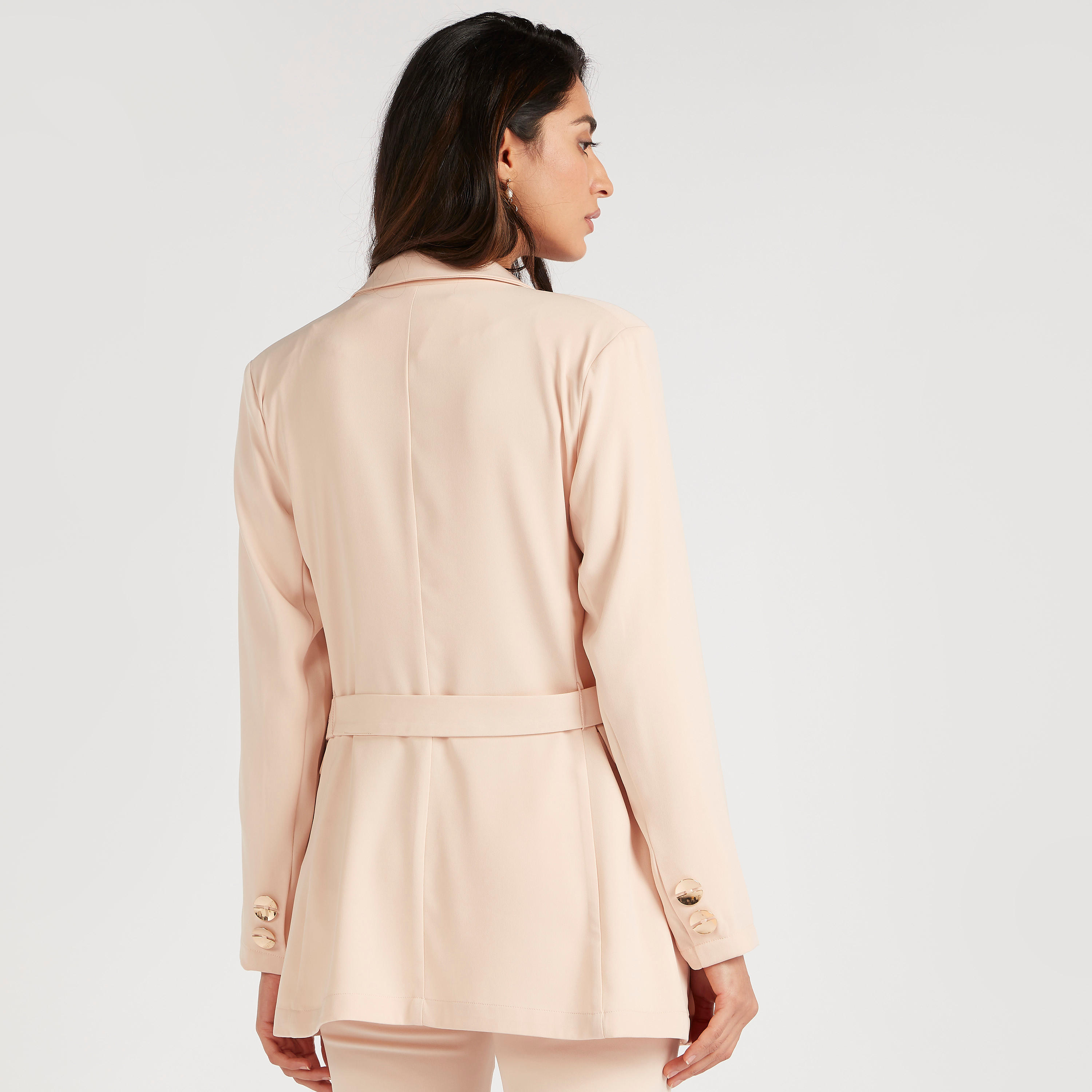 جاكيت بليزر سادة بجيوب بطيّة وأكمام طويلة-women-clothing-coatsandjackets-blazers-image-5