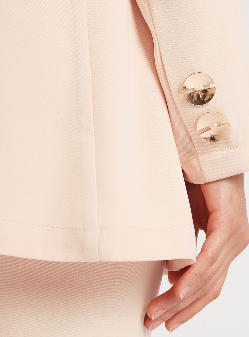 جاكيت بليزر سادة بجيوب بطيّة وأكمام طويلة-women-clothing-coatsandjackets-blazers-image-4