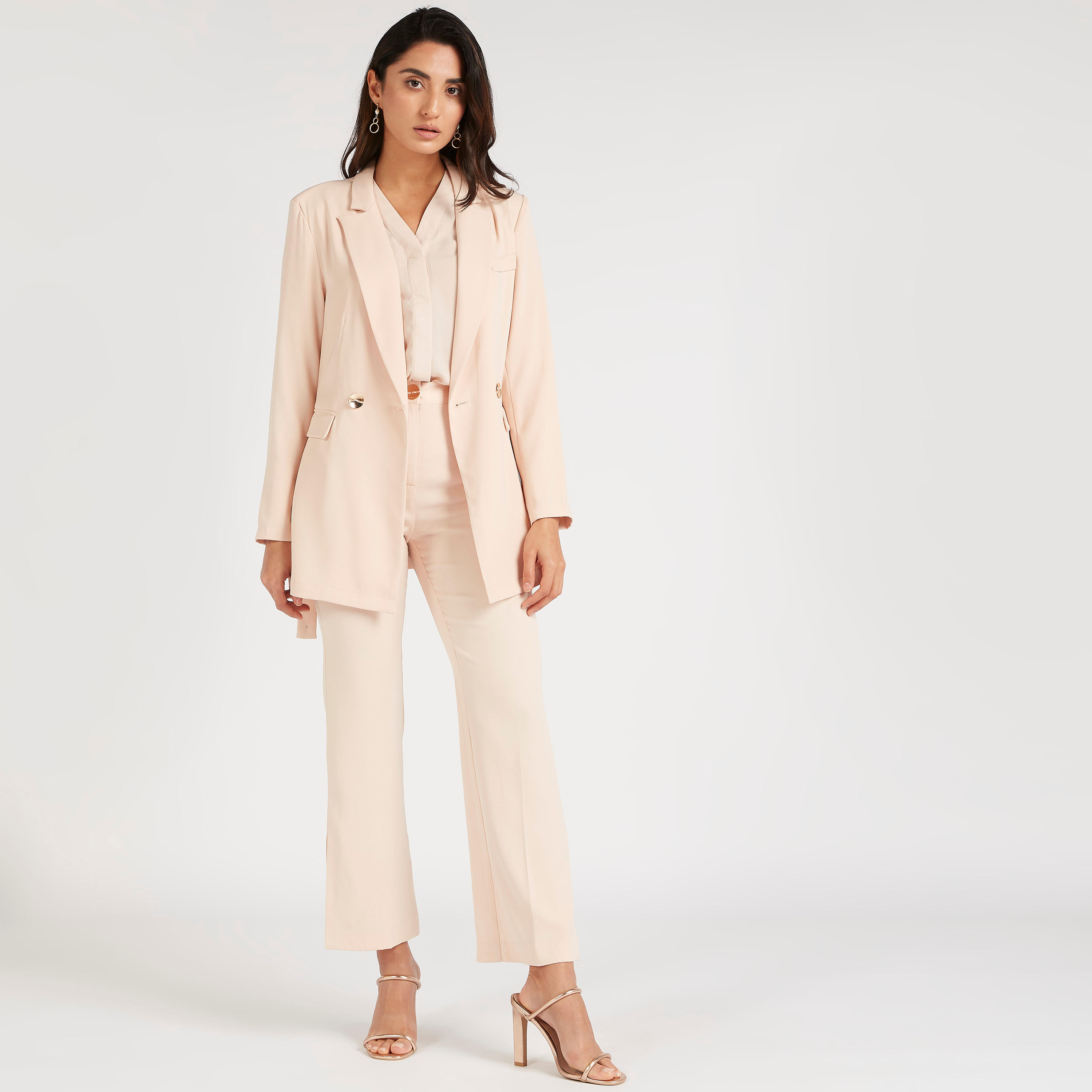 جاكيت بليزر سادة بجيوب بطيّة وأكمام طويلة-women-clothing-coatsandjackets-blazers-image-2