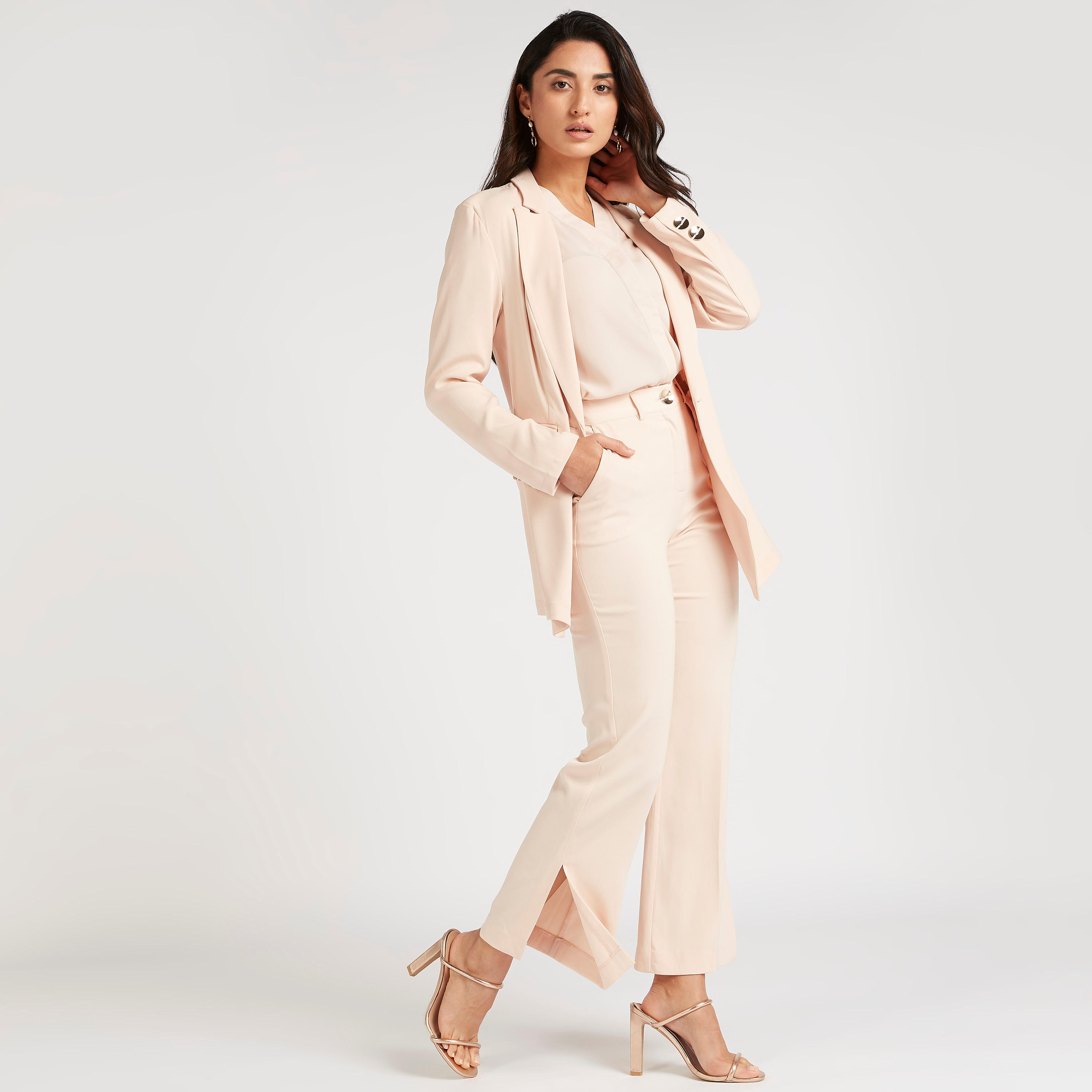 بنطلون سادة بخصر متوسط الارتفاع وزر إغلاق وجيوب-women-clothing-bottoms-trousers-image-5