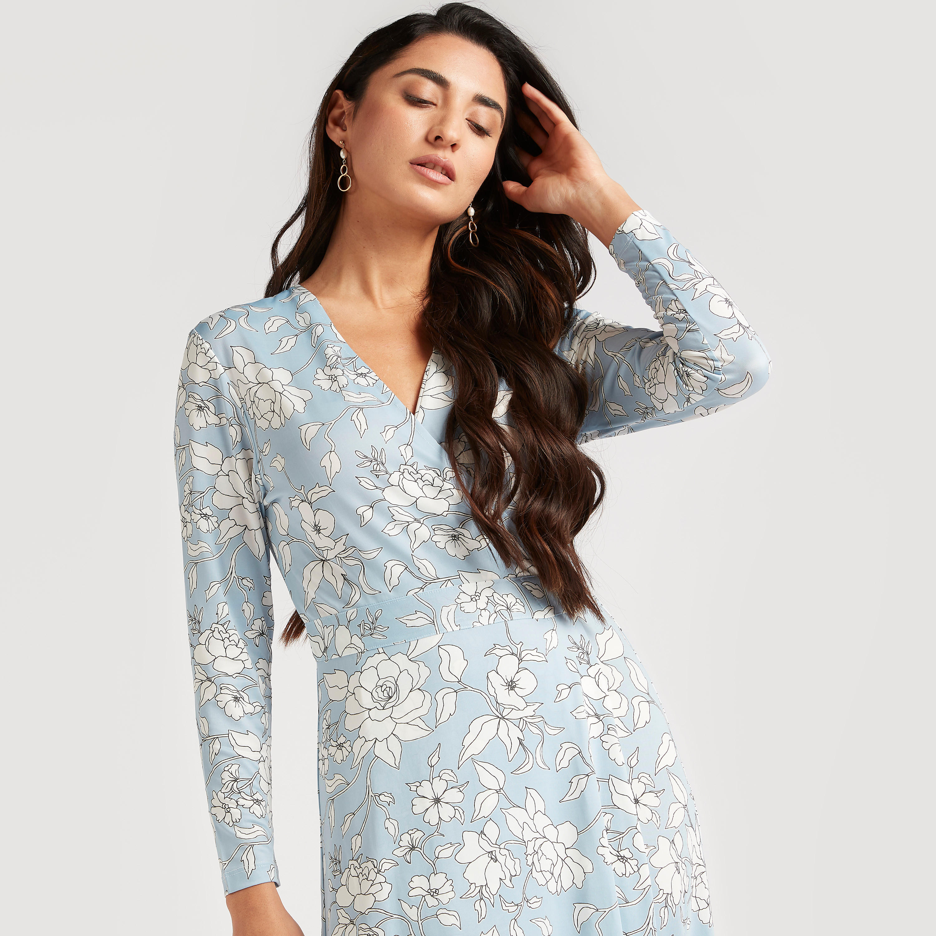 فستان إيه لاين طويل ملفوف بطبعات أزهار وياقة v وأكمام طويلة-women-clothing-dresses-image-4