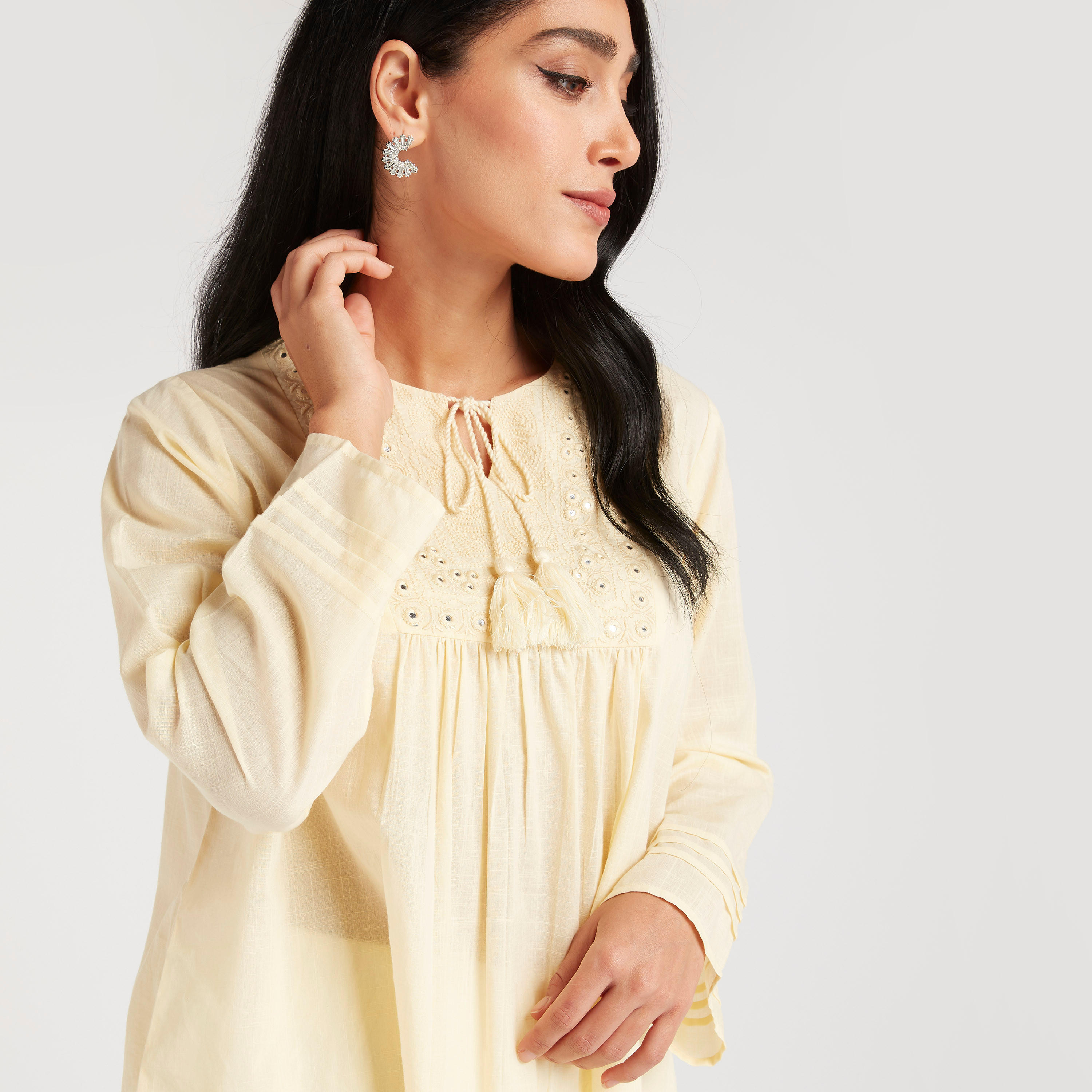 بلوزة مطرزة بأربطة وأكمام طويلة-women-clothing-shirtsandblouses-blouses-image-5