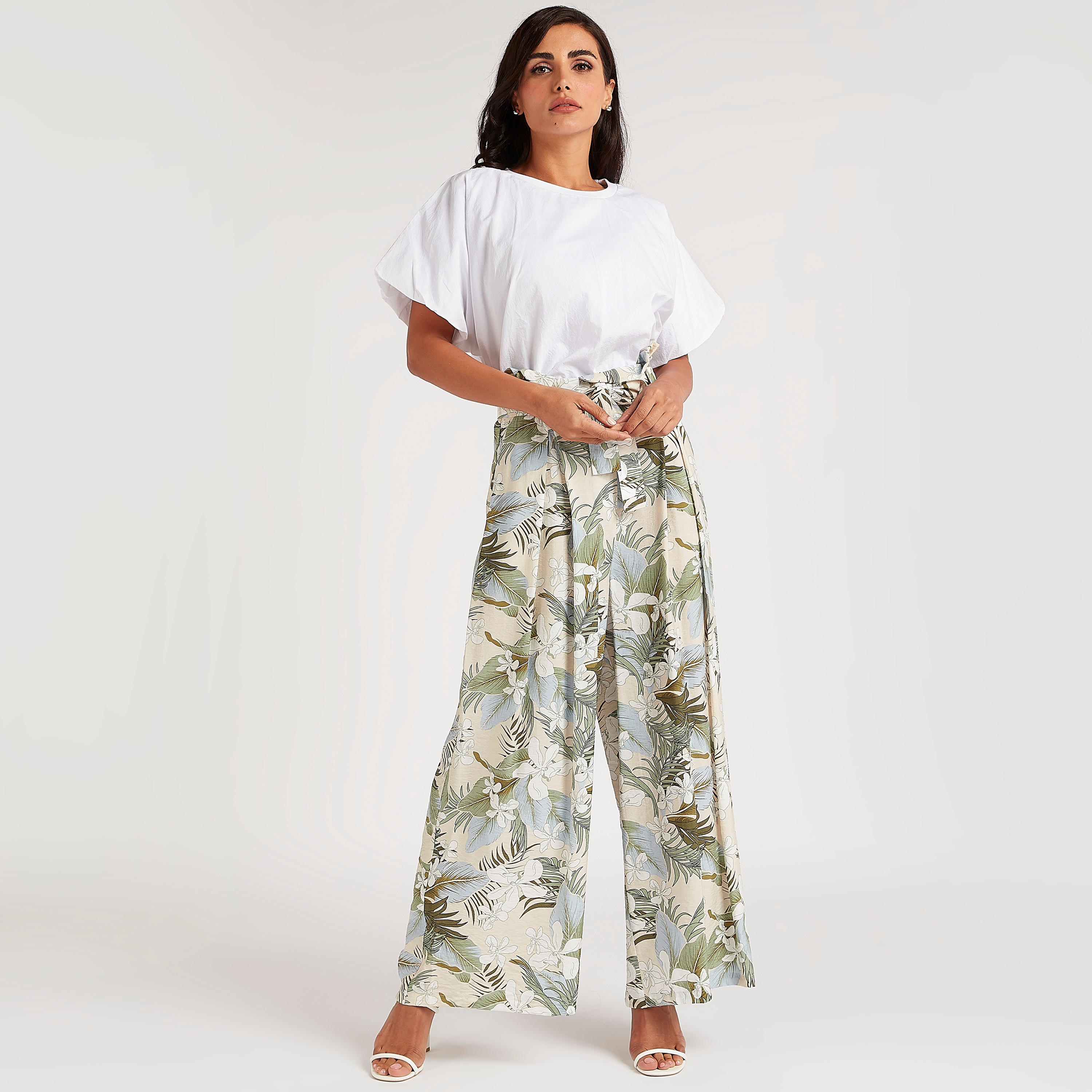 بنطلون بالازو بطبعات استوائيّة وخصر مرتفع بأربطة-women-clothing-bottoms-trousers-image-2