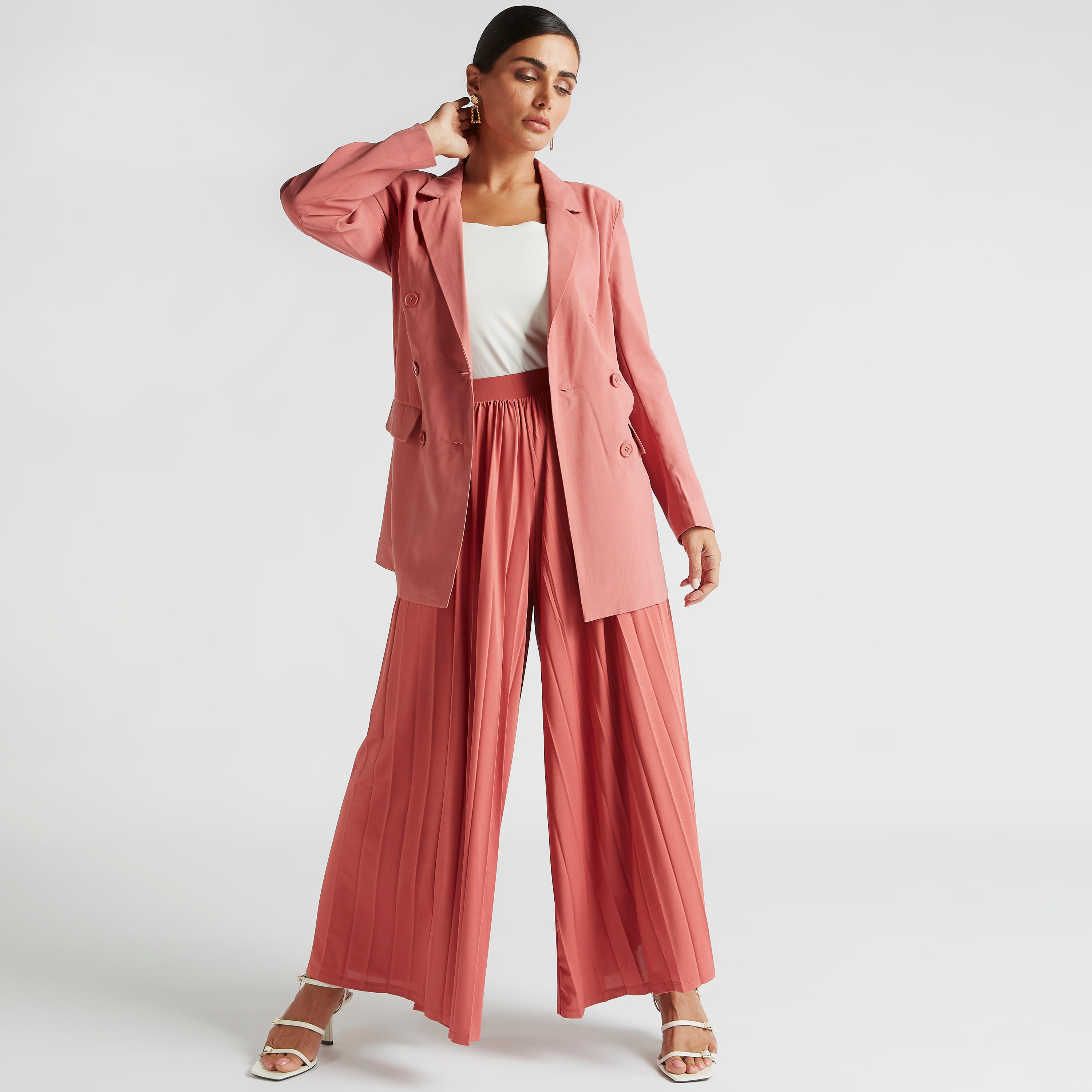 جاكيت بليزر طويل بياقة مطويّة وأكمام طويلة-women-clothing-coatsandjackets-blazers-image-2