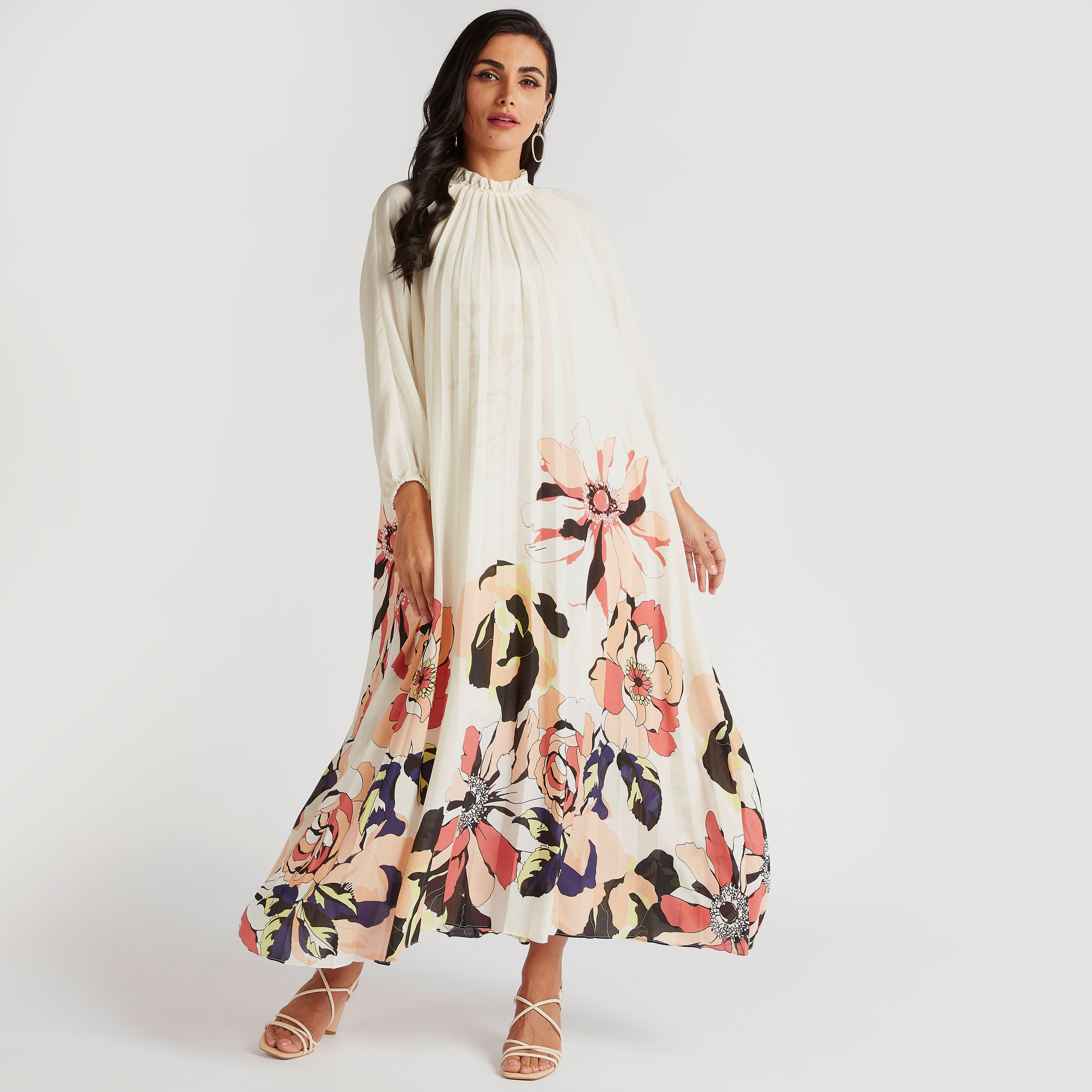 فستان طويل بكُسرات وياقة بتفاصيل كشكش وطبعات زهرية-women-clothing-dresses-image-1