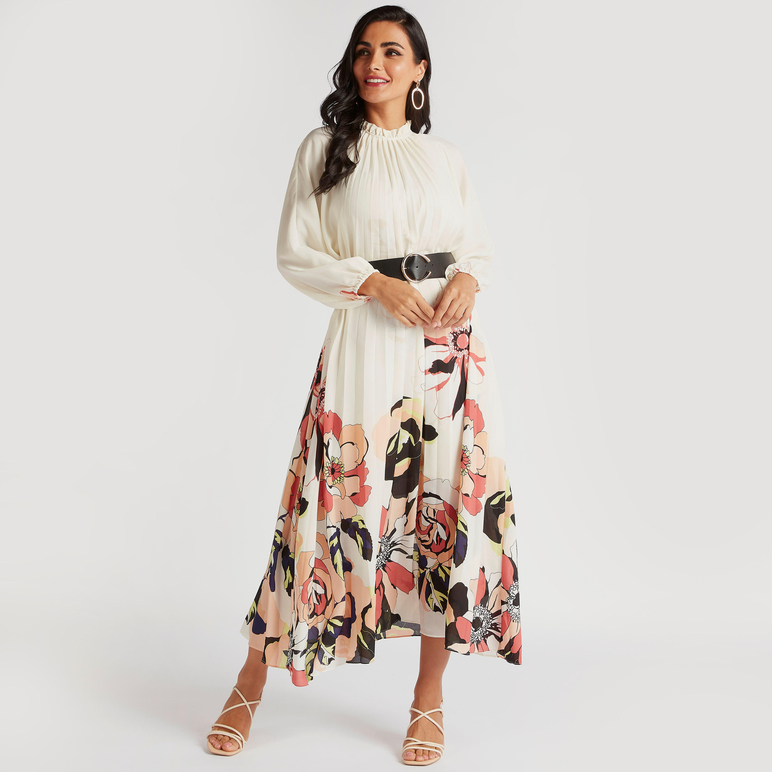 فستان طويل بكُسرات وياقة بتفاصيل كشكش وطبعات زهرية-women-clothing-dresses-image-2